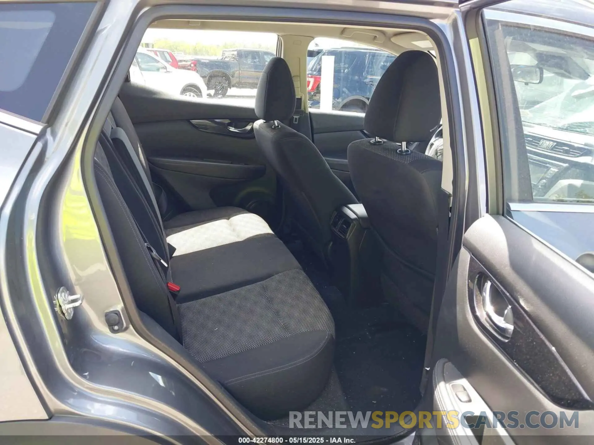 8 Photograph of a damaged car JN1BJ1CR3KW623332 NISSAN ROGUE SPORT 2019
