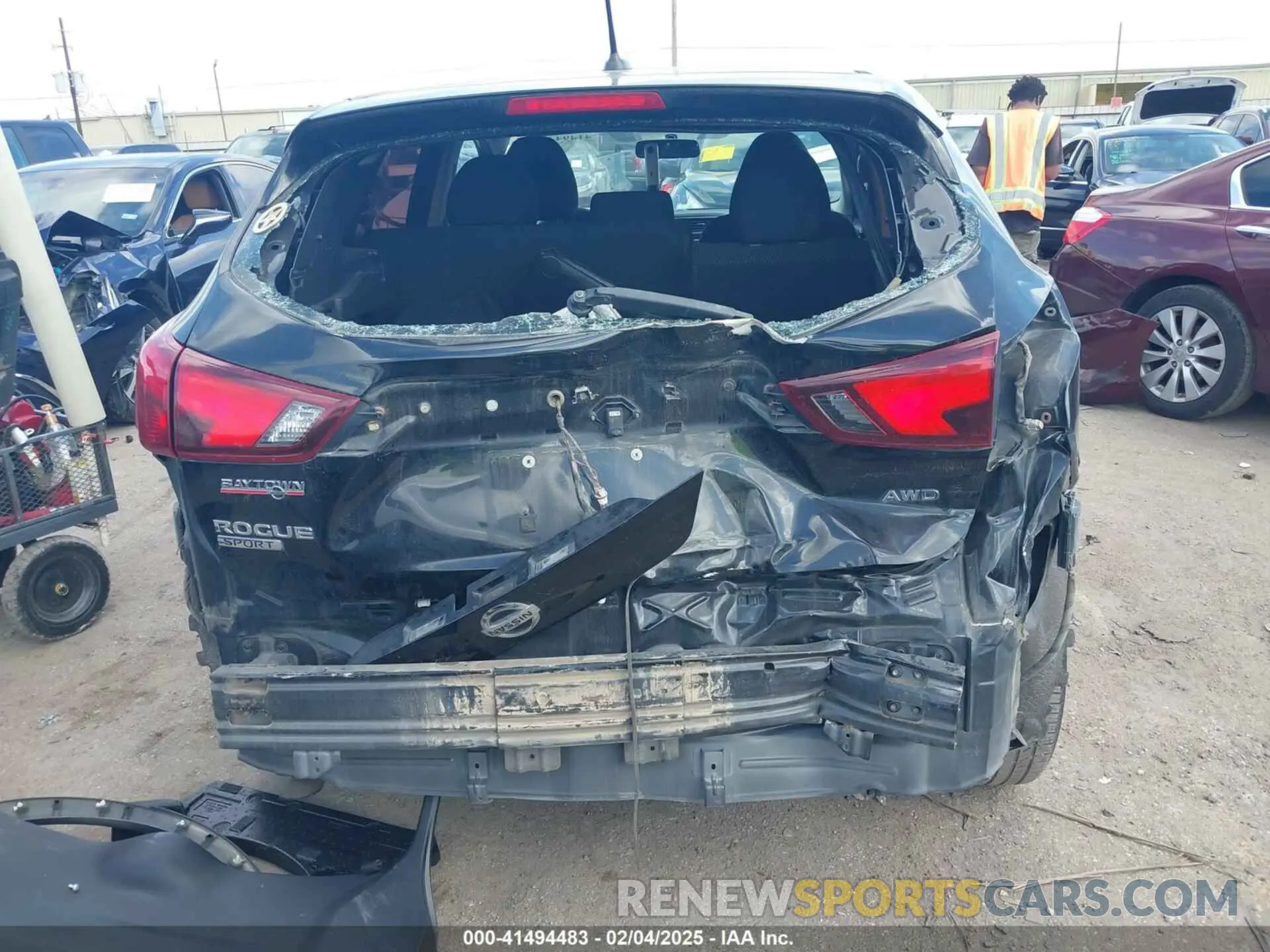 17 Photograph of a damaged car JN1BJ1CR3KW628773 NISSAN ROGUE SPORT 2019