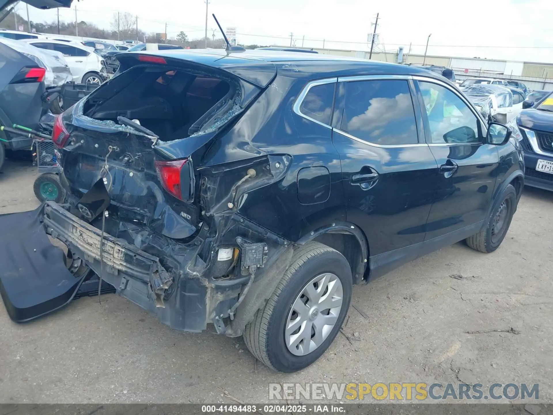 4 Photograph of a damaged car JN1BJ1CR3KW628773 NISSAN ROGUE SPORT 2019
