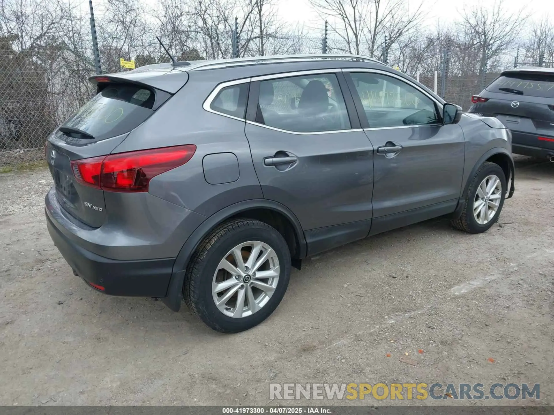 4 Photograph of a damaged car JN1BJ1CR4KW318132 NISSAN ROGUE SPORT 2019