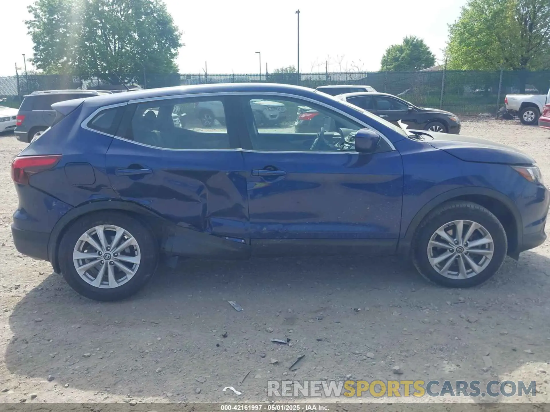 12 Photograph of a damaged car JN1BJ1CR4KW321693 NISSAN ROGUE SPORT 2019