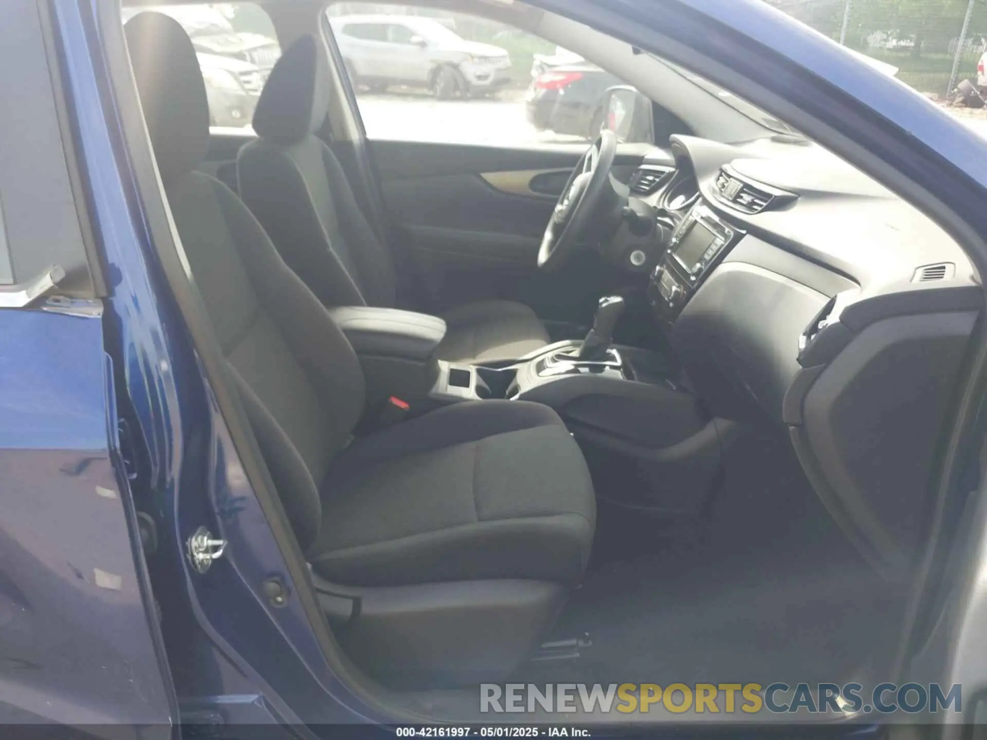 5 Photograph of a damaged car JN1BJ1CR4KW321693 NISSAN ROGUE SPORT 2019