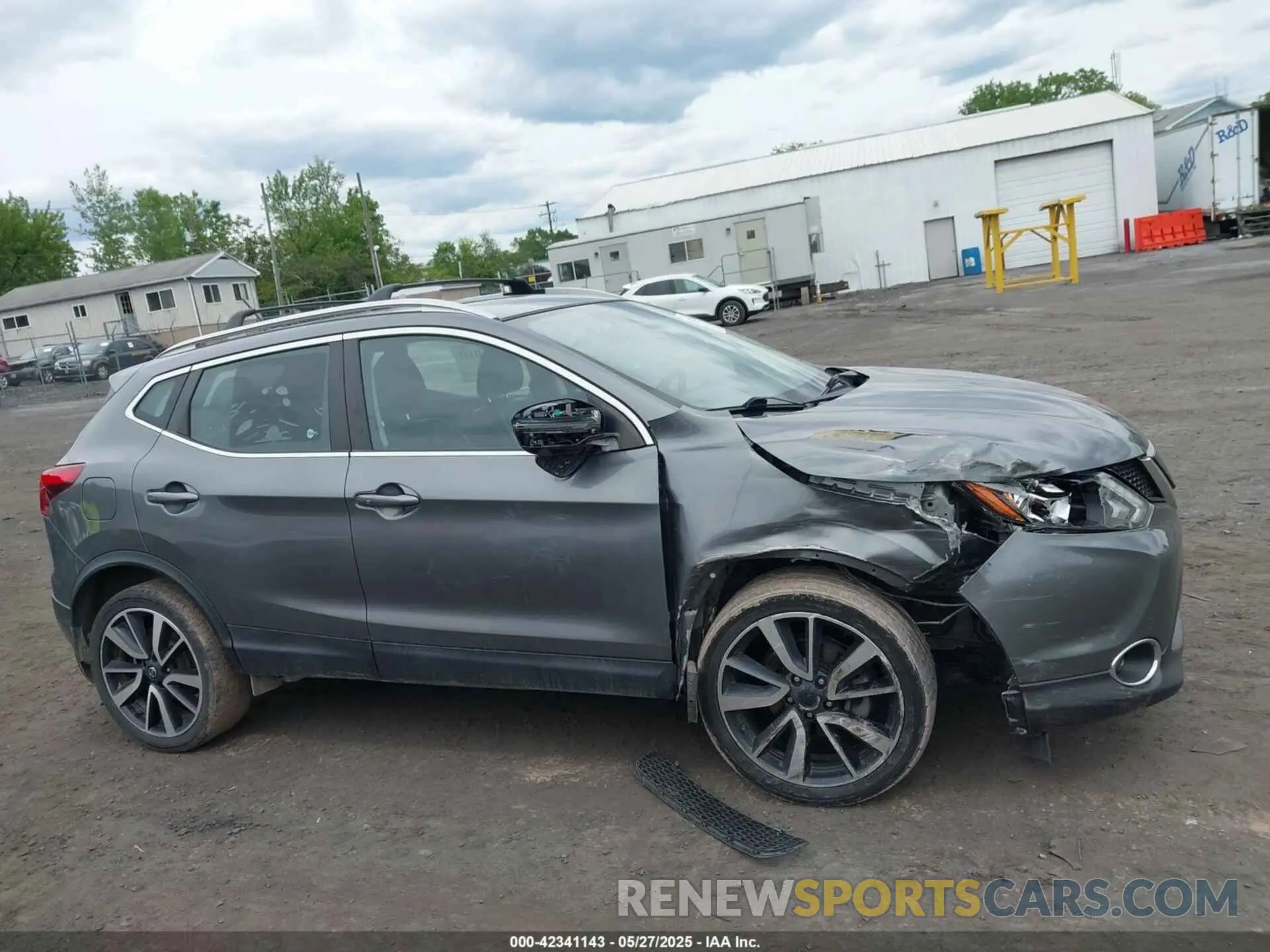 13 Photograph of a damaged car JN1BJ1CR4KW335822 NISSAN ROGUE SPORT 2019