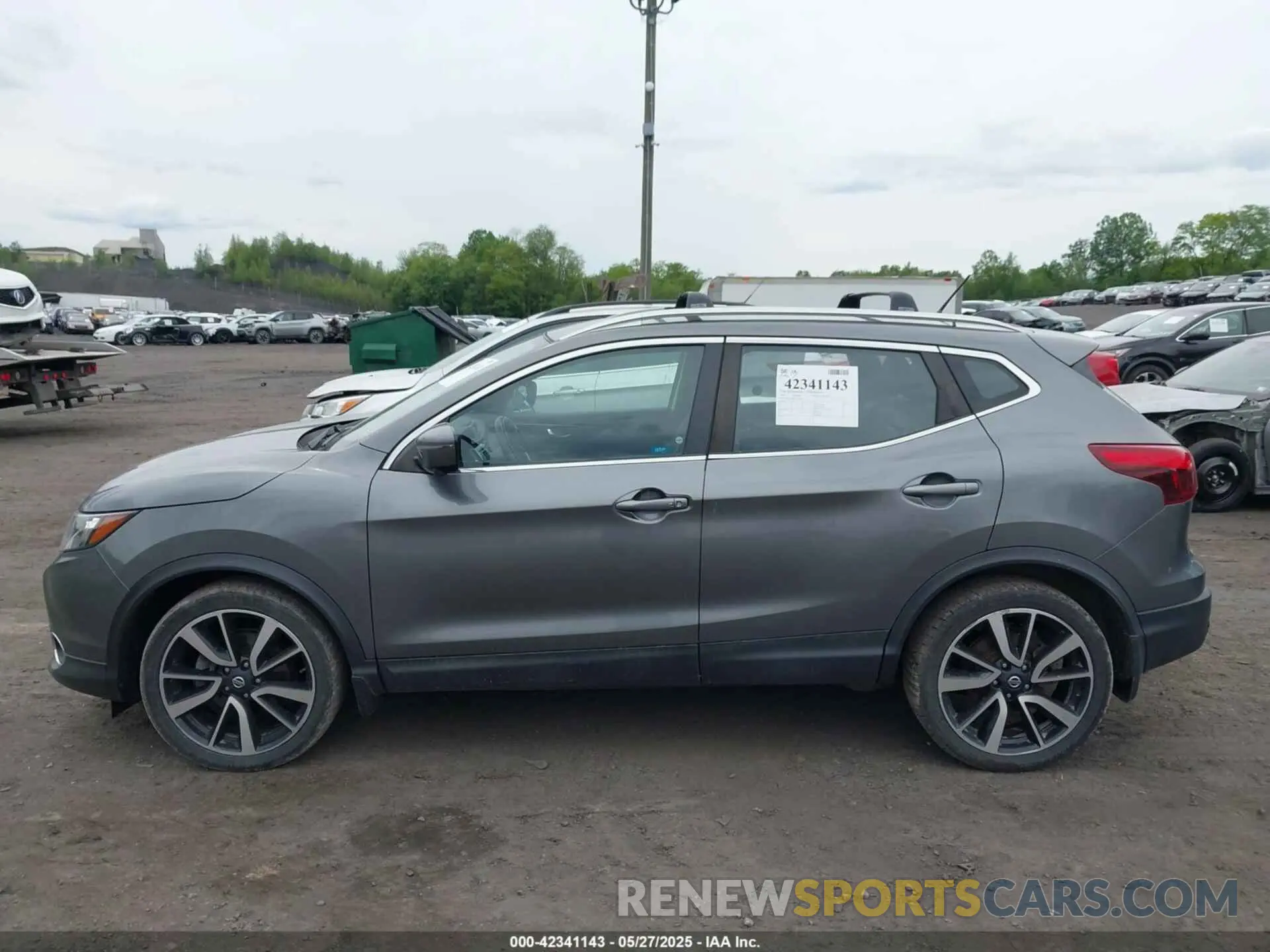 14 Photograph of a damaged car JN1BJ1CR4KW335822 NISSAN ROGUE SPORT 2019