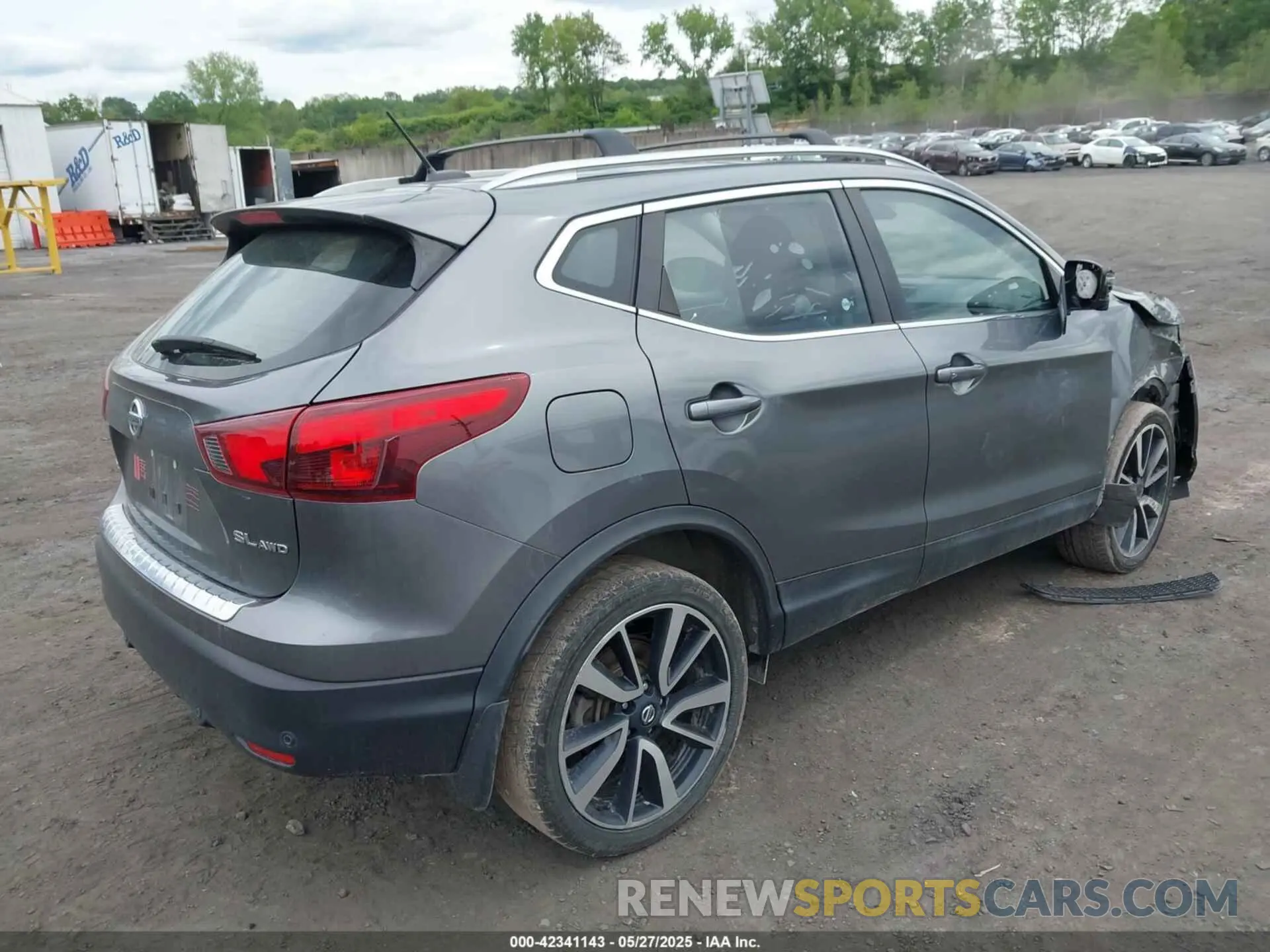 4 Photograph of a damaged car JN1BJ1CR4KW335822 NISSAN ROGUE SPORT 2019