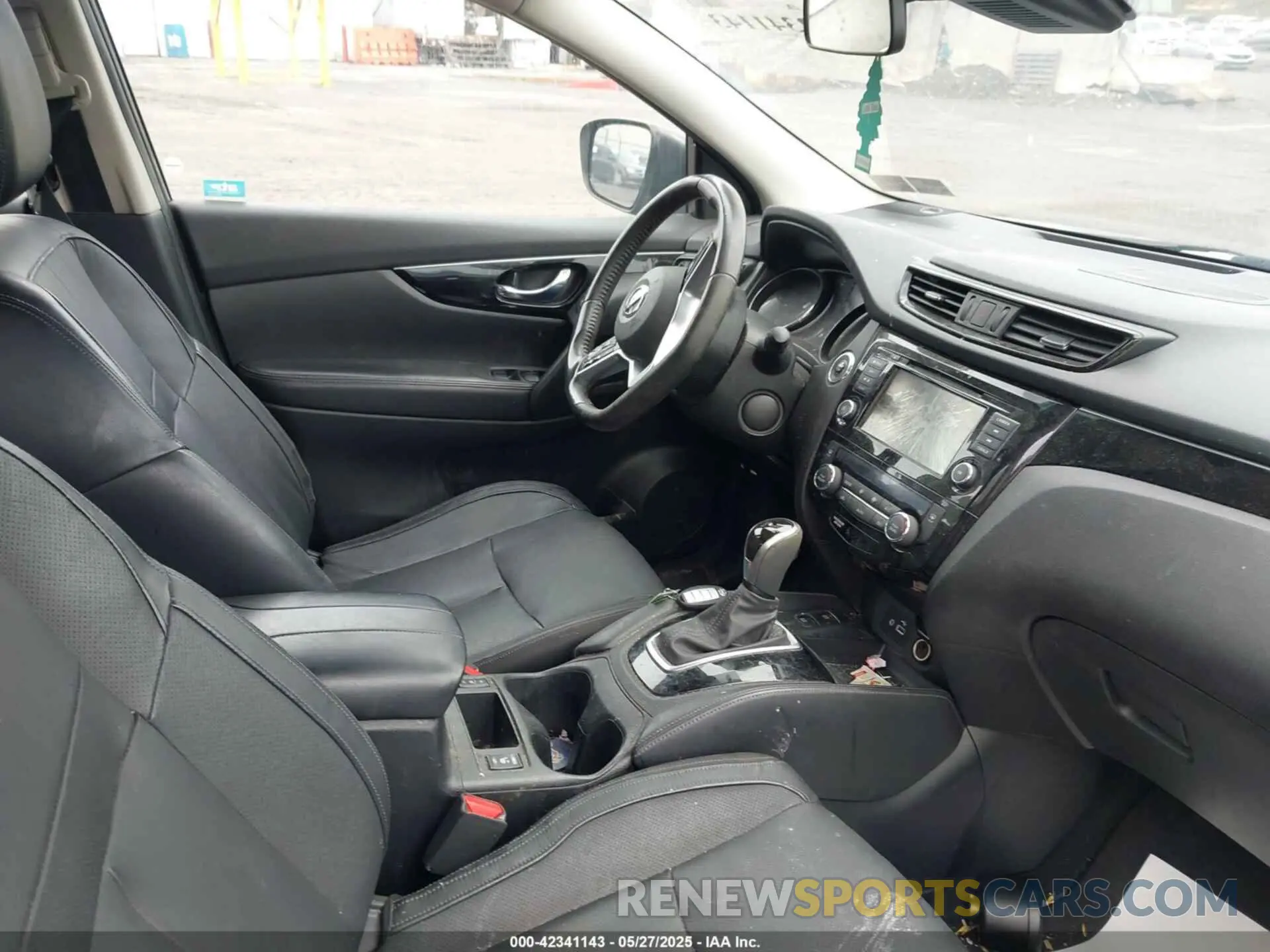5 Photograph of a damaged car JN1BJ1CR4KW335822 NISSAN ROGUE SPORT 2019
