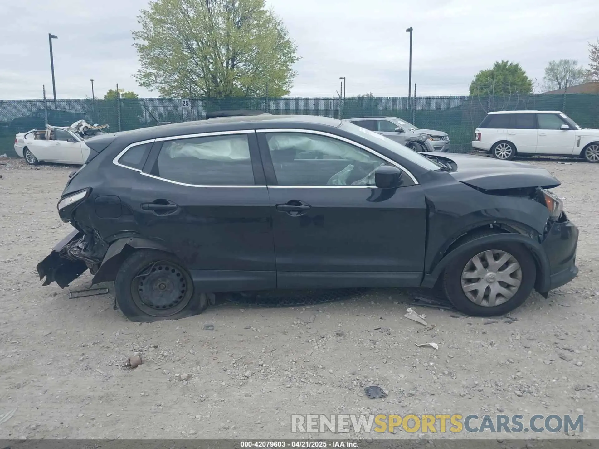 13 Photograph of a damaged car JN1BJ1CR5KW311108 NISSAN ROGUE SPORT 2019