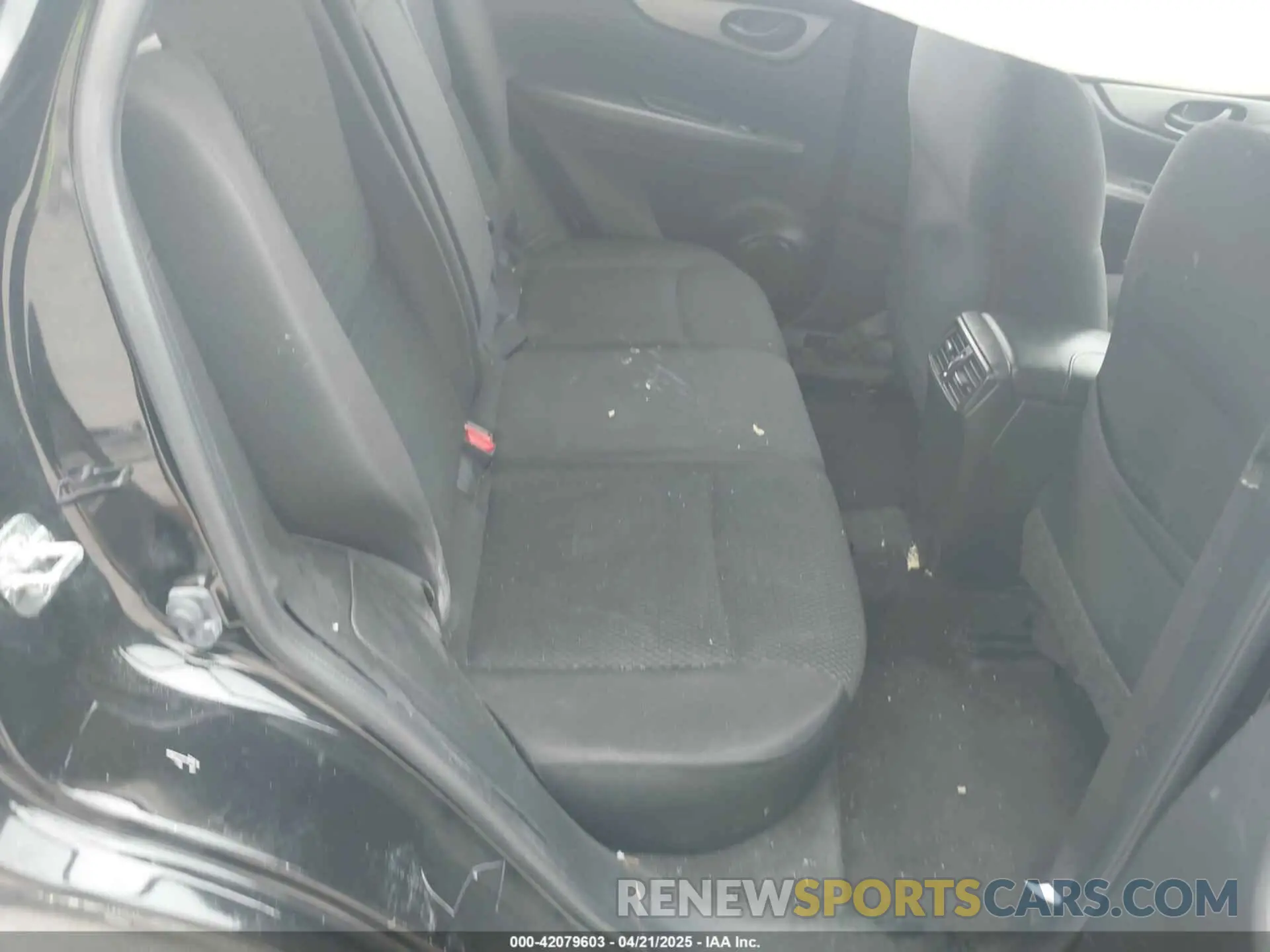 8 Photograph of a damaged car JN1BJ1CR5KW311108 NISSAN ROGUE SPORT 2019