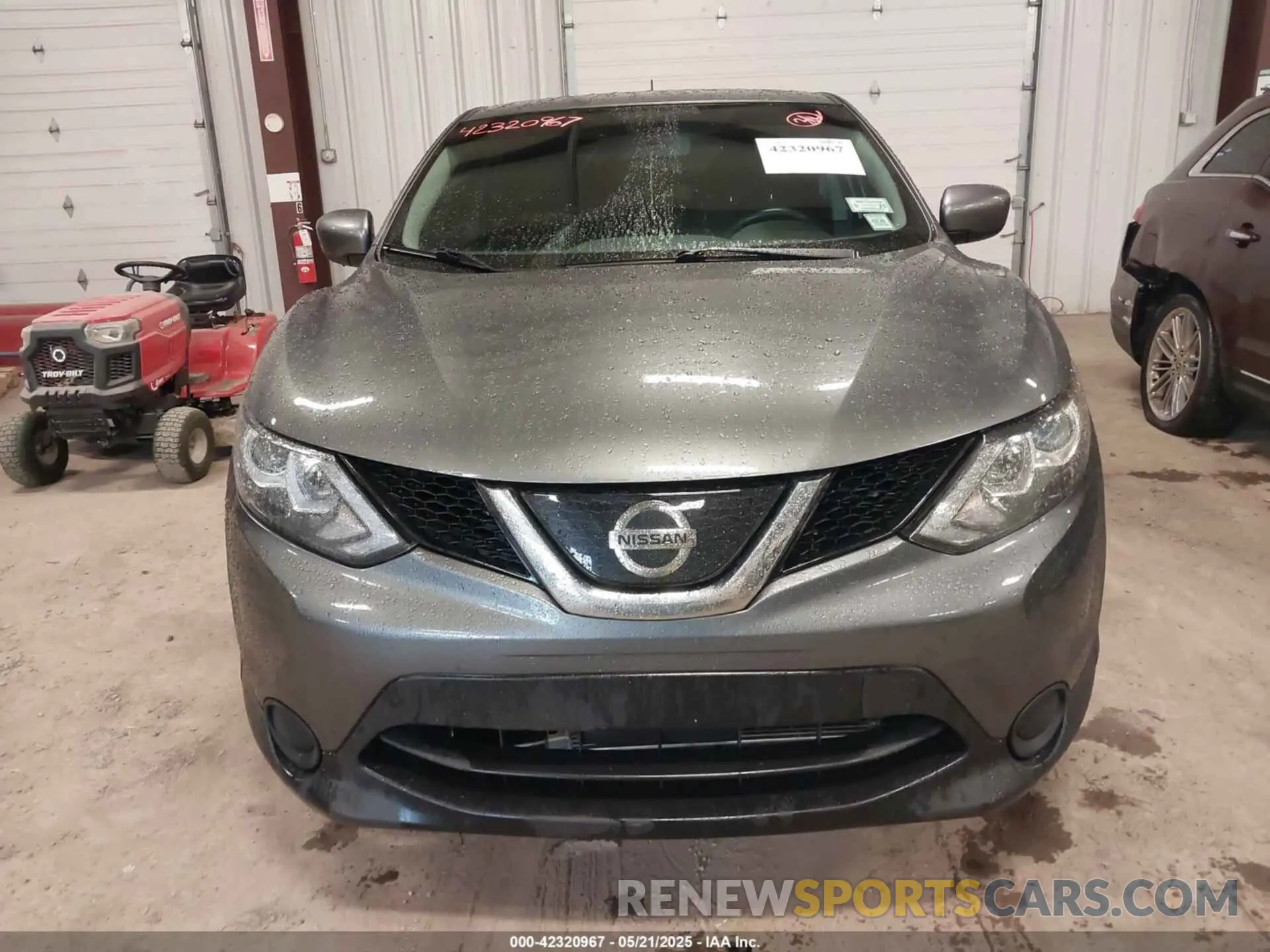 11 Photograph of a damaged car JN1BJ1CR5KW321959 NISSAN ROGUE SPORT 2019