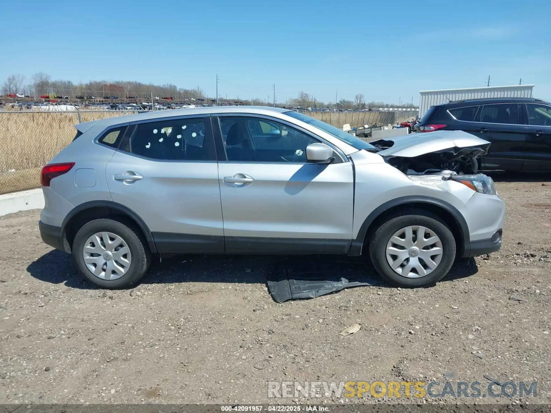 14 Photograph of a damaged car JN1BJ1CR5KW326515 NISSAN ROGUE SPORT 2019