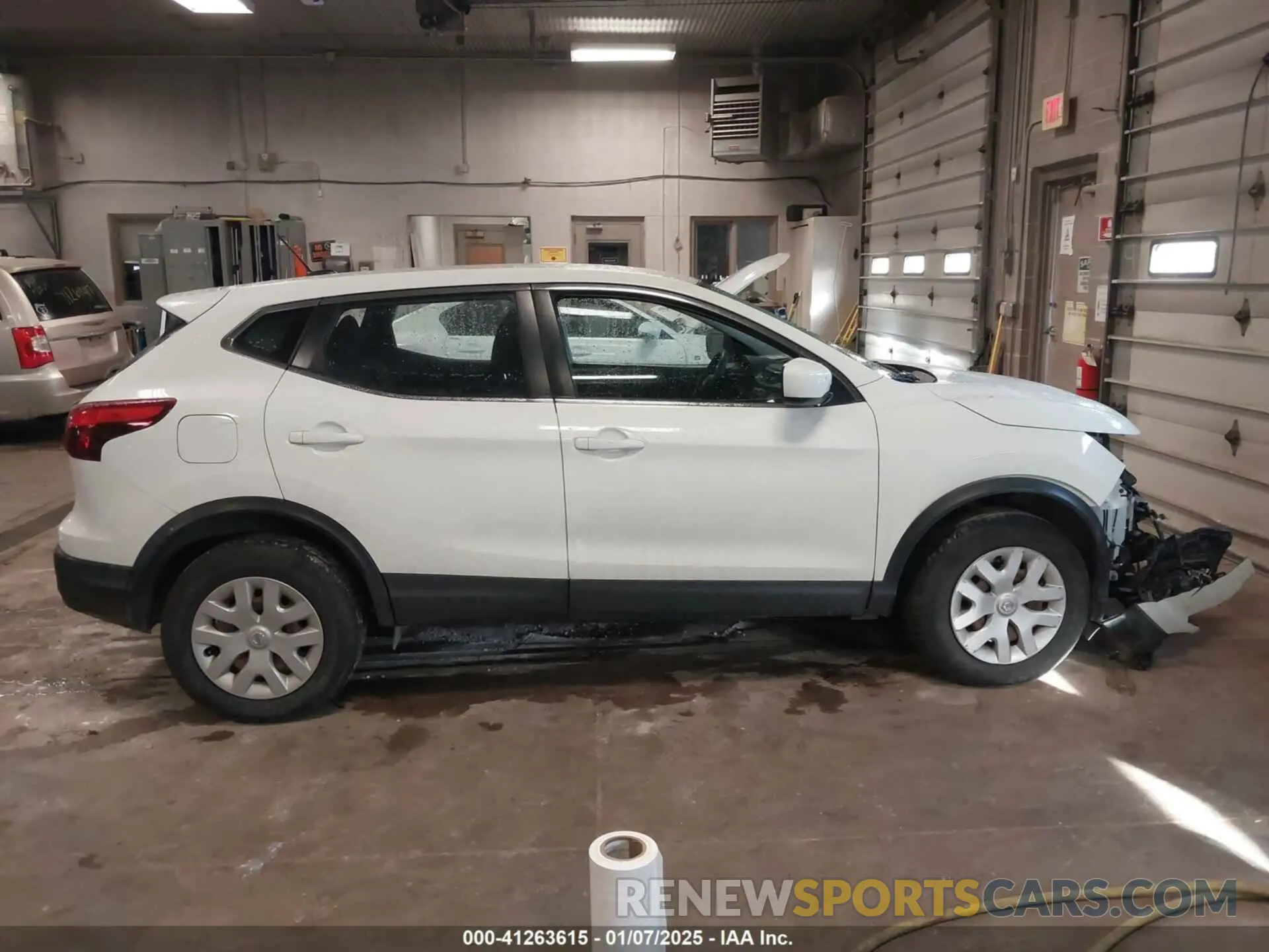 13 Photograph of a damaged car JN1BJ1CR5KW350801 NISSAN ROGUE SPORT 2019