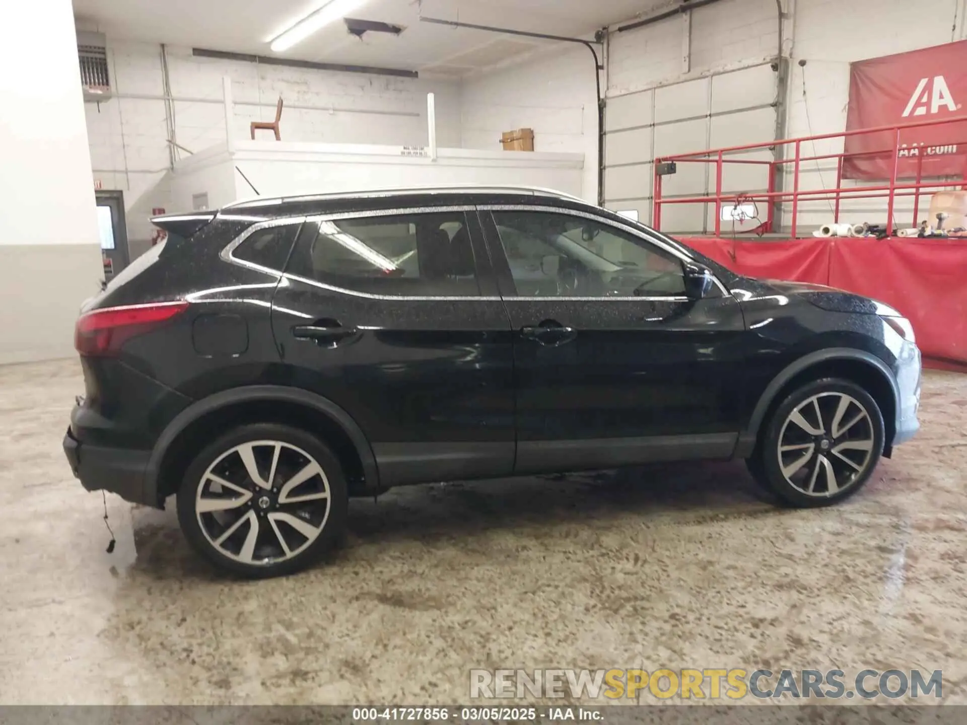 13 Photograph of a damaged car JN1BJ1CR5KW620321 NISSAN ROGUE SPORT 2019