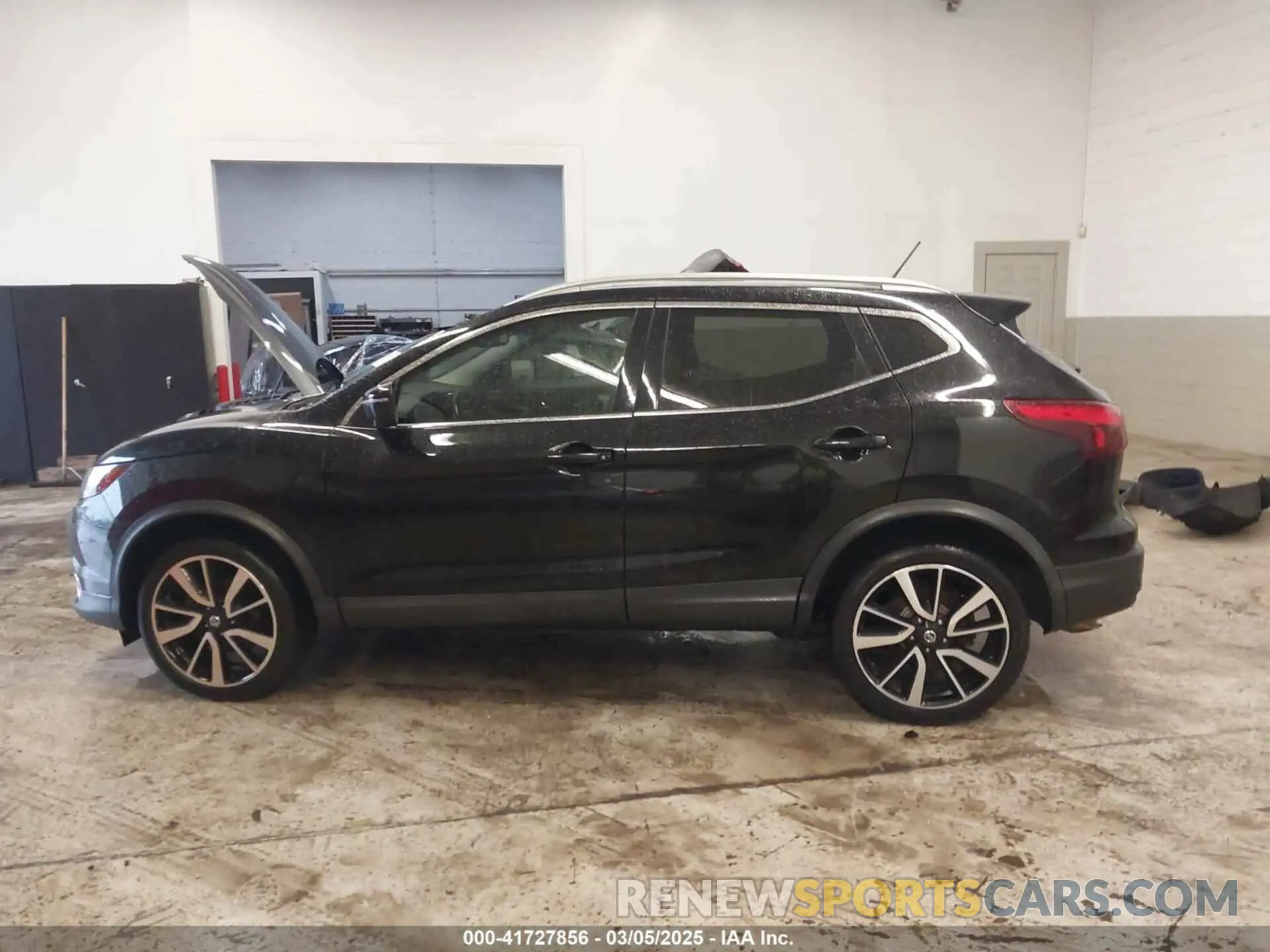 14 Photograph of a damaged car JN1BJ1CR5KW620321 NISSAN ROGUE SPORT 2019