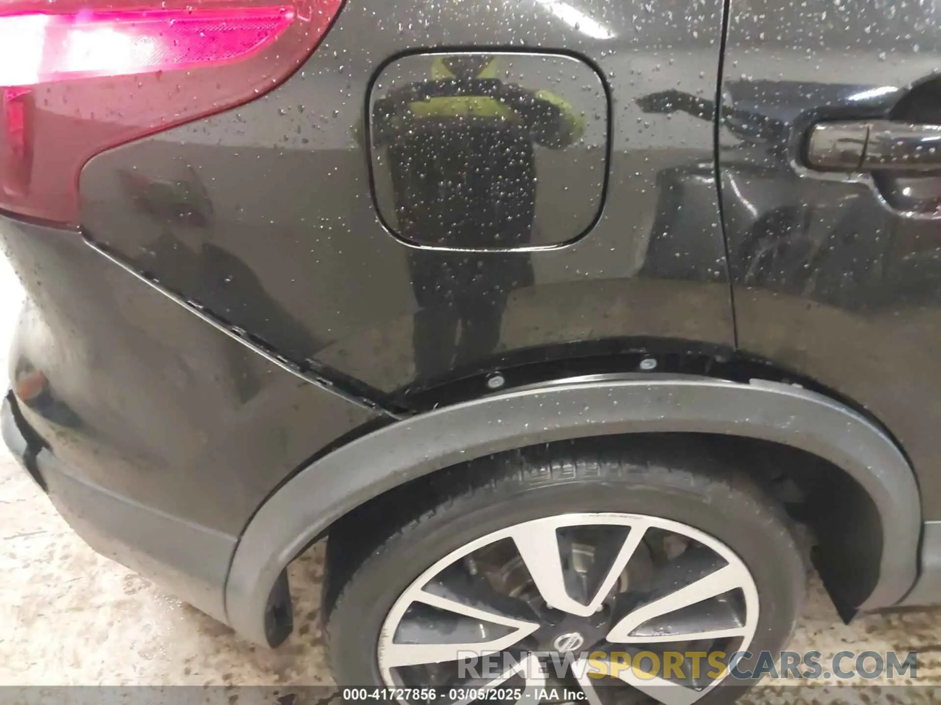 17 Photograph of a damaged car JN1BJ1CR5KW620321 NISSAN ROGUE SPORT 2019