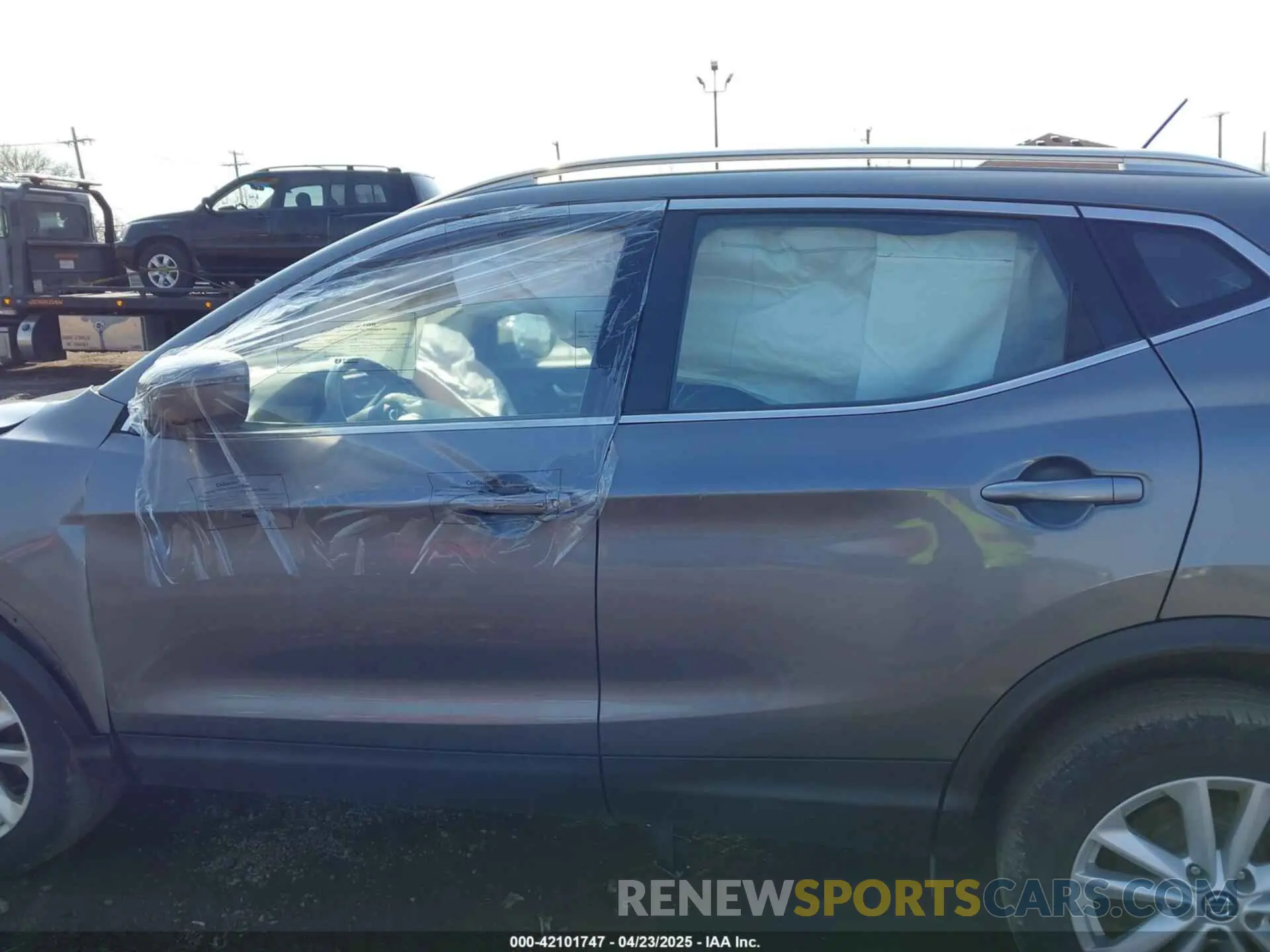 14 Photograph of a damaged car JN1BJ1CR6KW327303 NISSAN ROGUE SPORT 2019
