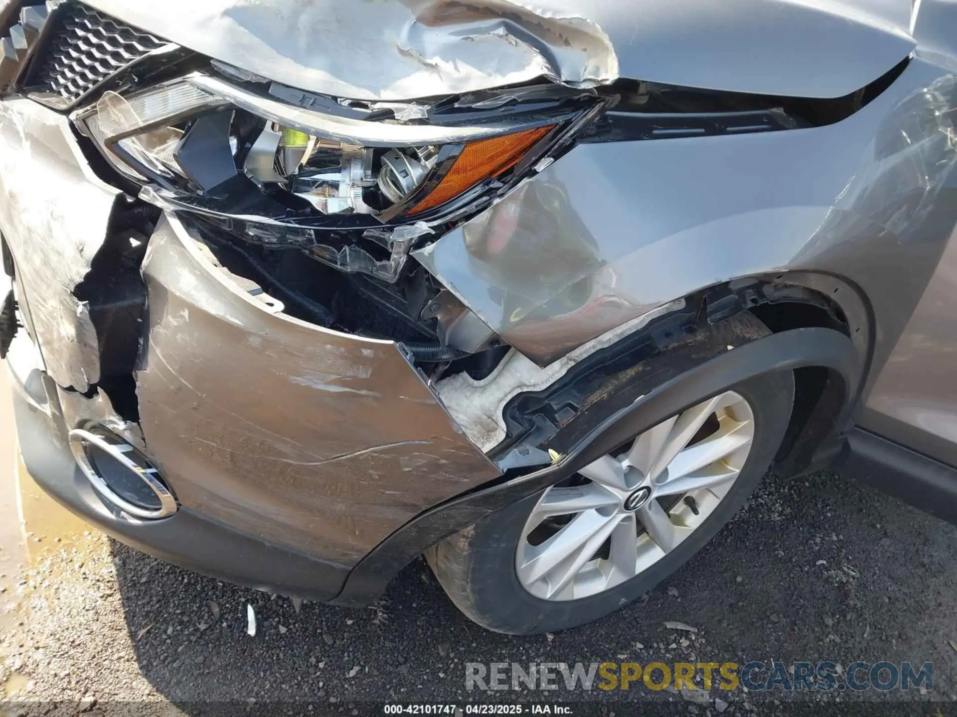 6 Photograph of a damaged car JN1BJ1CR6KW327303 NISSAN ROGUE SPORT 2019