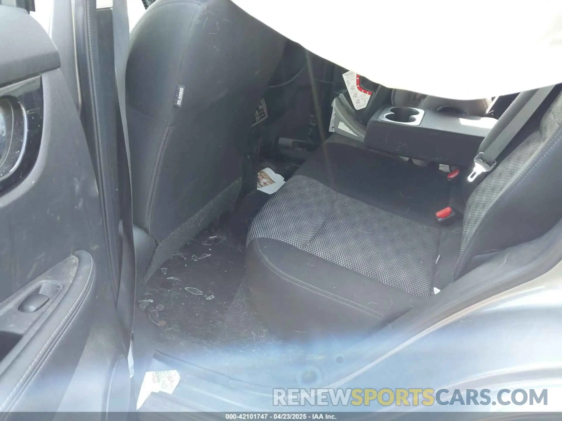 8 Photograph of a damaged car JN1BJ1CR6KW327303 NISSAN ROGUE SPORT 2019