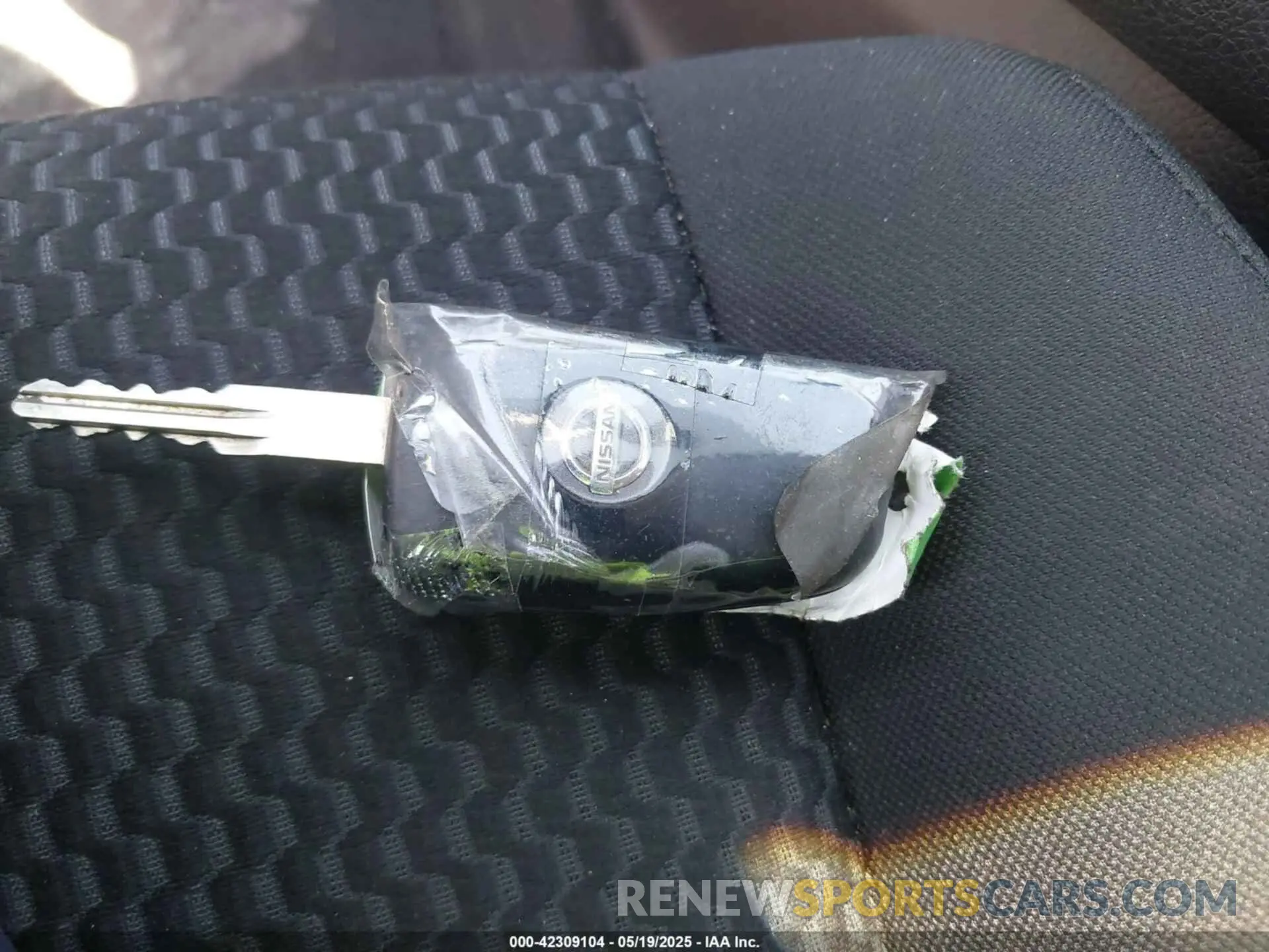 11 Photograph of a damaged car JN1BJ1CR6KW330198 NISSAN ROGUE SPORT 2019