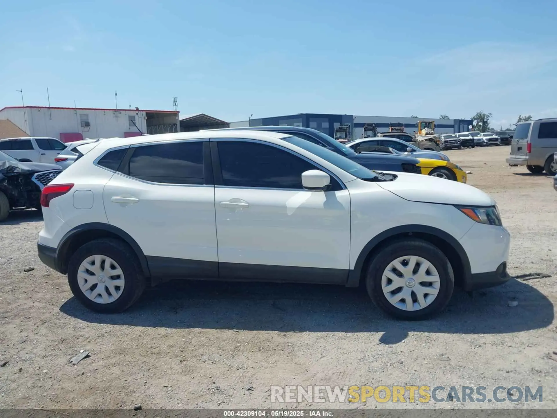 13 Photograph of a damaged car JN1BJ1CR6KW330198 NISSAN ROGUE SPORT 2019