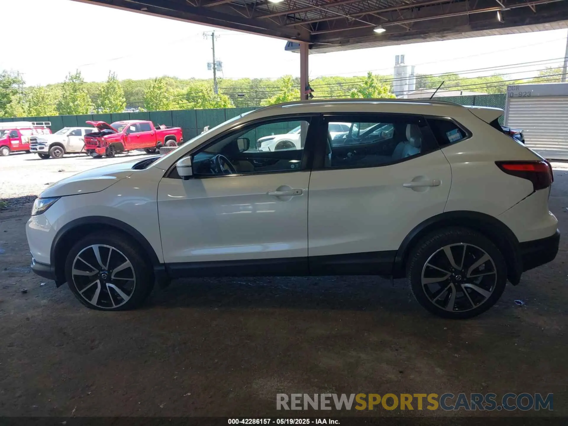 15 Photograph of a damaged car JN1BJ1CR6KW340777 NISSAN ROGUE SPORT 2019