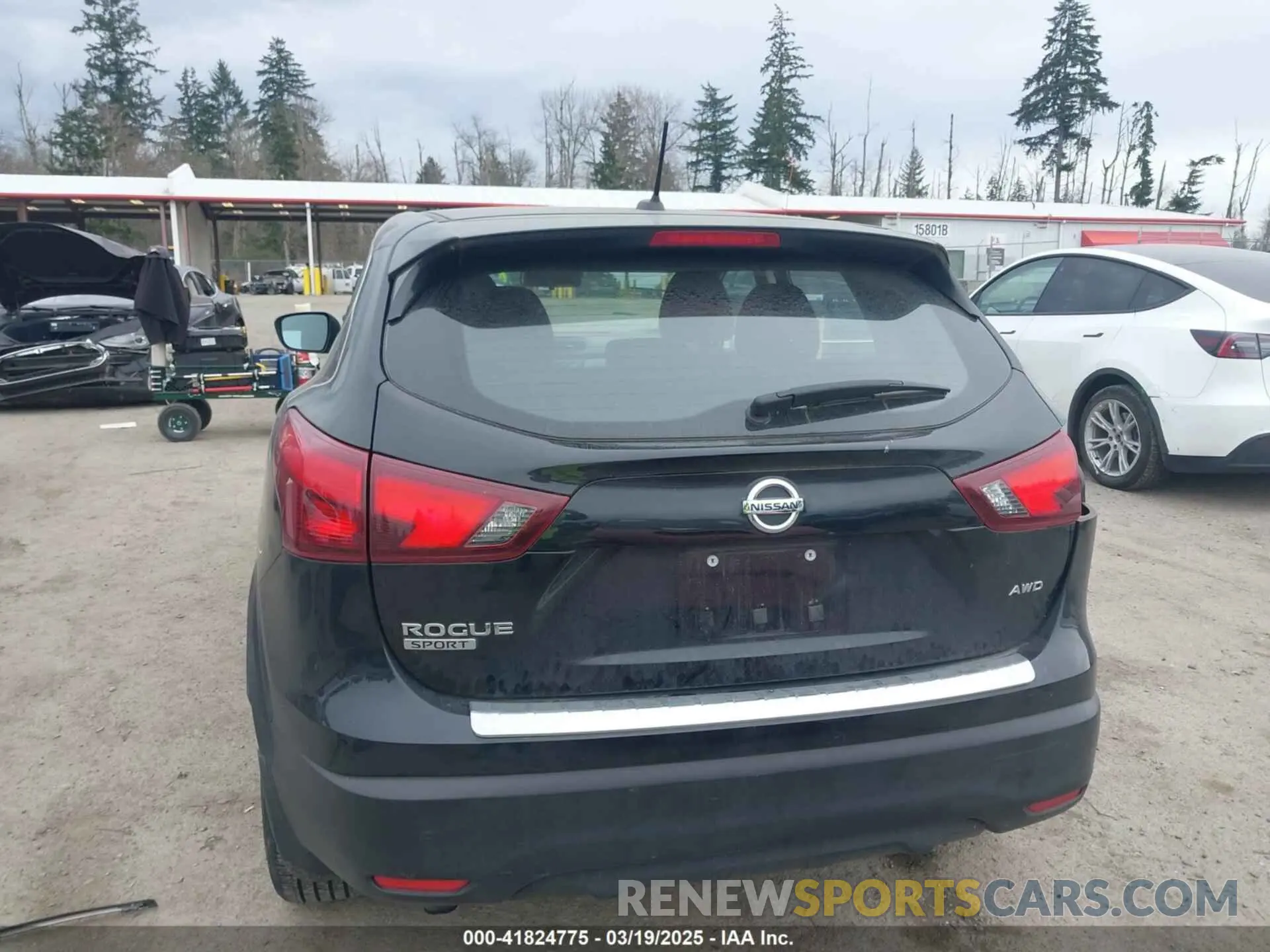 17 Photograph of a damaged car JN1BJ1CR6KW350001 NISSAN ROGUE SPORT 2019