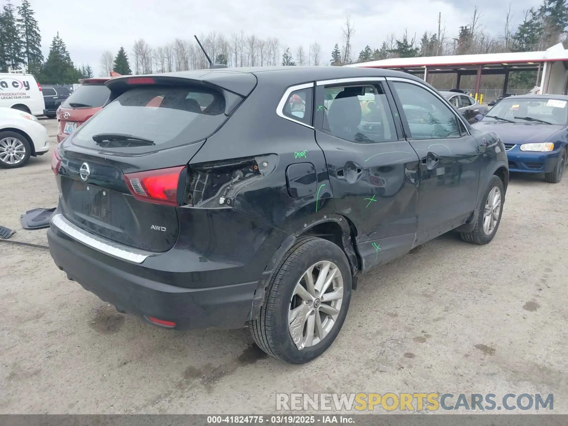 4 Photograph of a damaged car JN1BJ1CR6KW350001 NISSAN ROGUE SPORT 2019