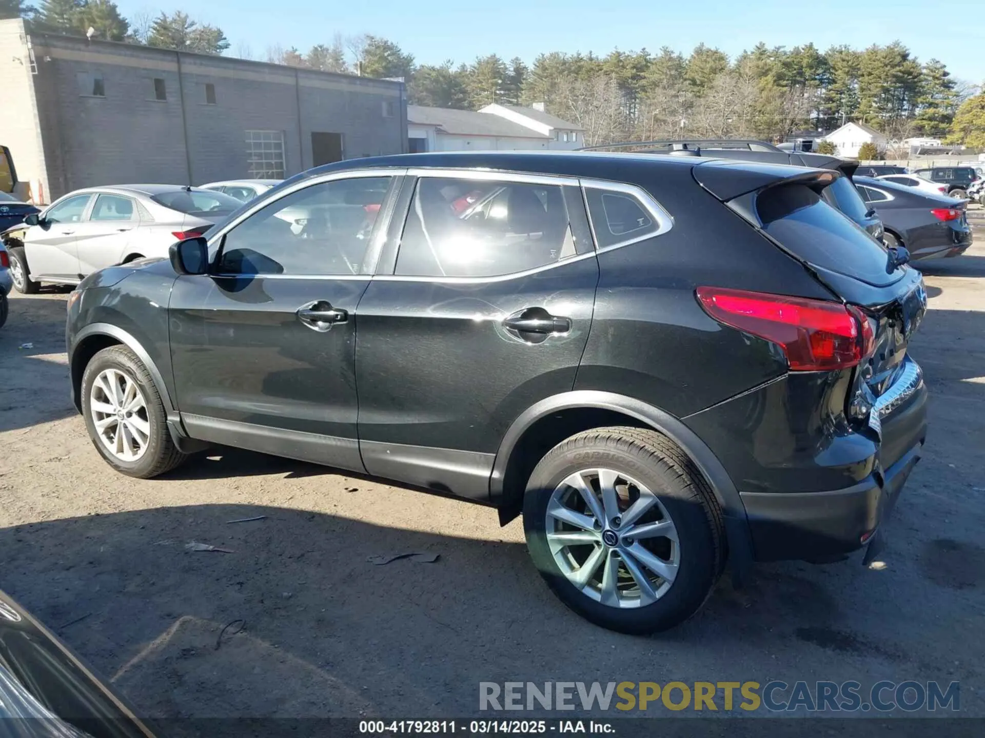14 Photograph of a damaged car JN1BJ1CR7KW311109 NISSAN ROGUE SPORT 2019