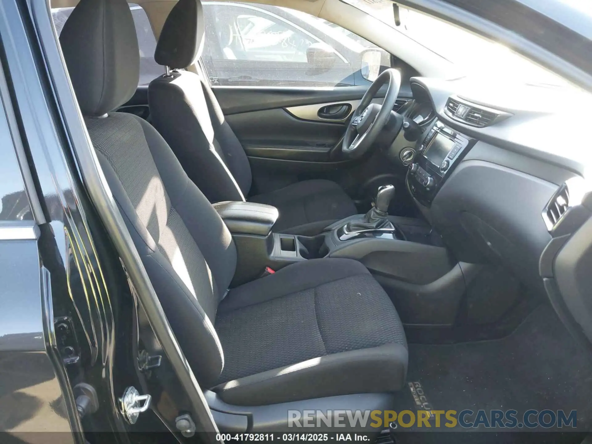 5 Photograph of a damaged car JN1BJ1CR7KW311109 NISSAN ROGUE SPORT 2019