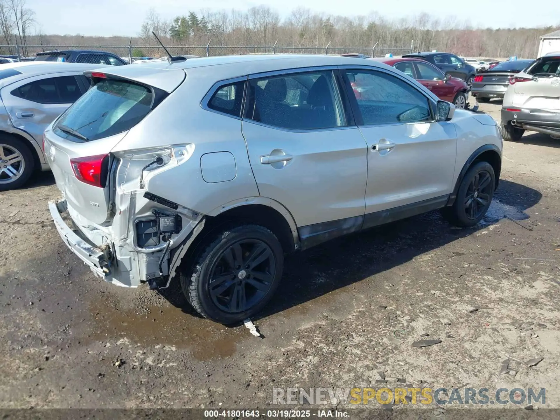 4 Photograph of a damaged car JN1BJ1CR7KW333451 NISSAN ROGUE SPORT 2019