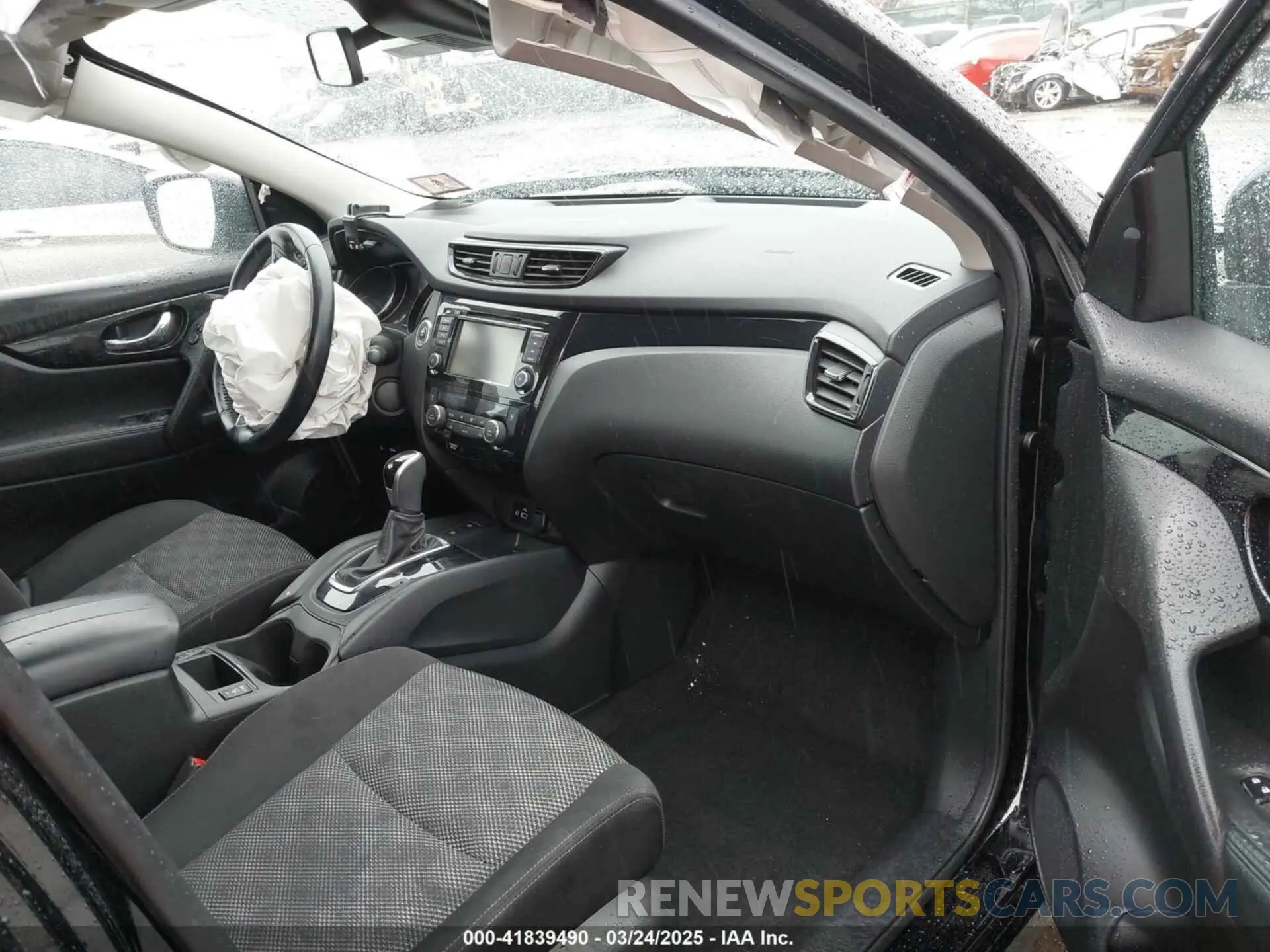 5 Photograph of a damaged car JN1BJ1CR7KW351870 NISSAN ROGUE SPORT 2019