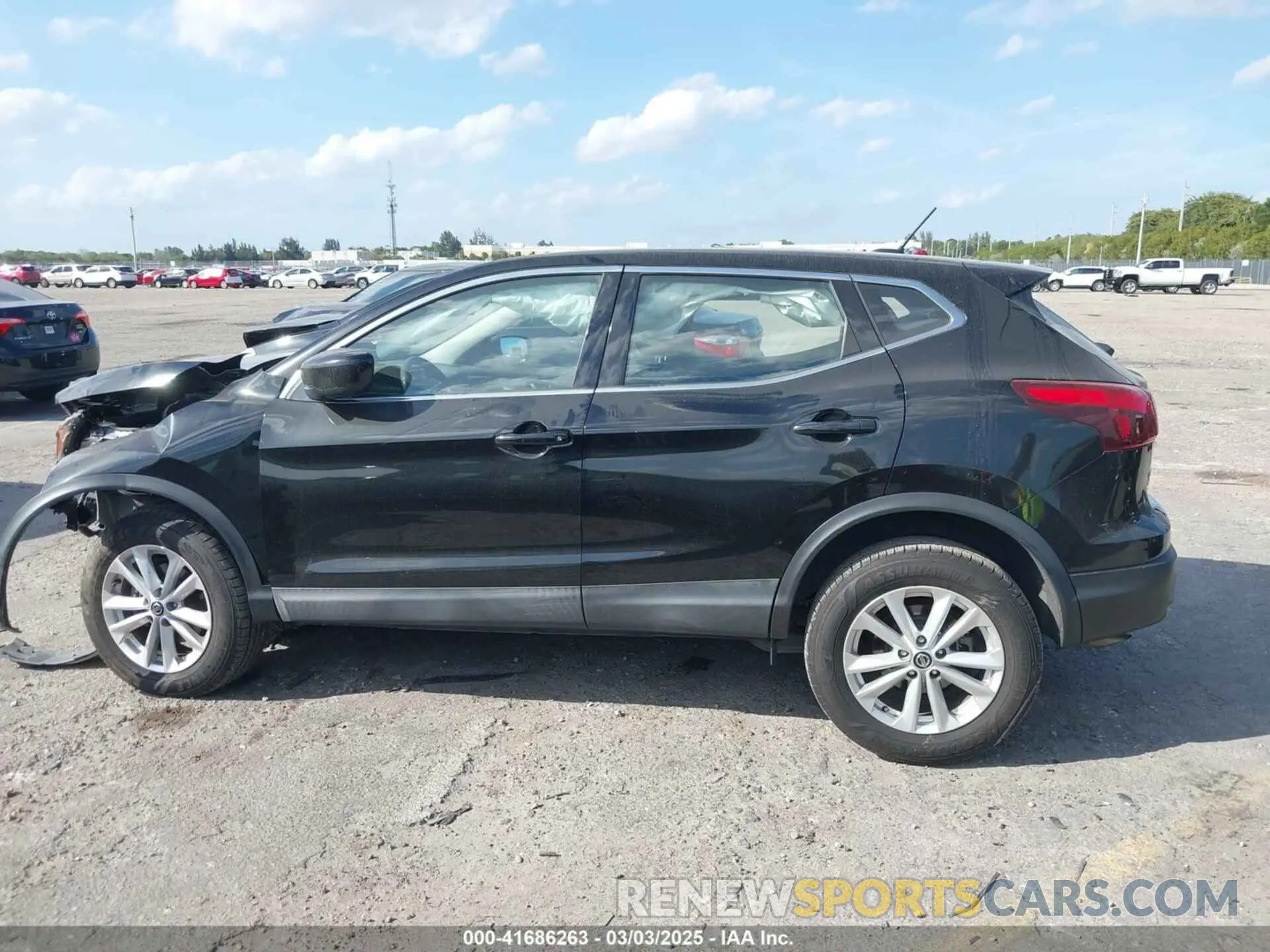 15 Photograph of a damaged car JN1BJ1CR7KW623382 NISSAN ROGUE SPORT 2019