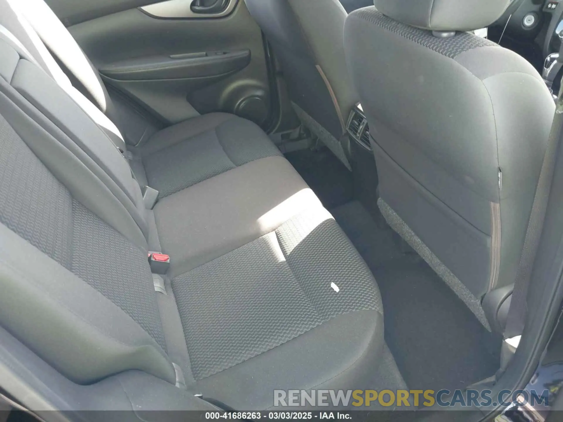 8 Photograph of a damaged car JN1BJ1CR7KW623382 NISSAN ROGUE SPORT 2019