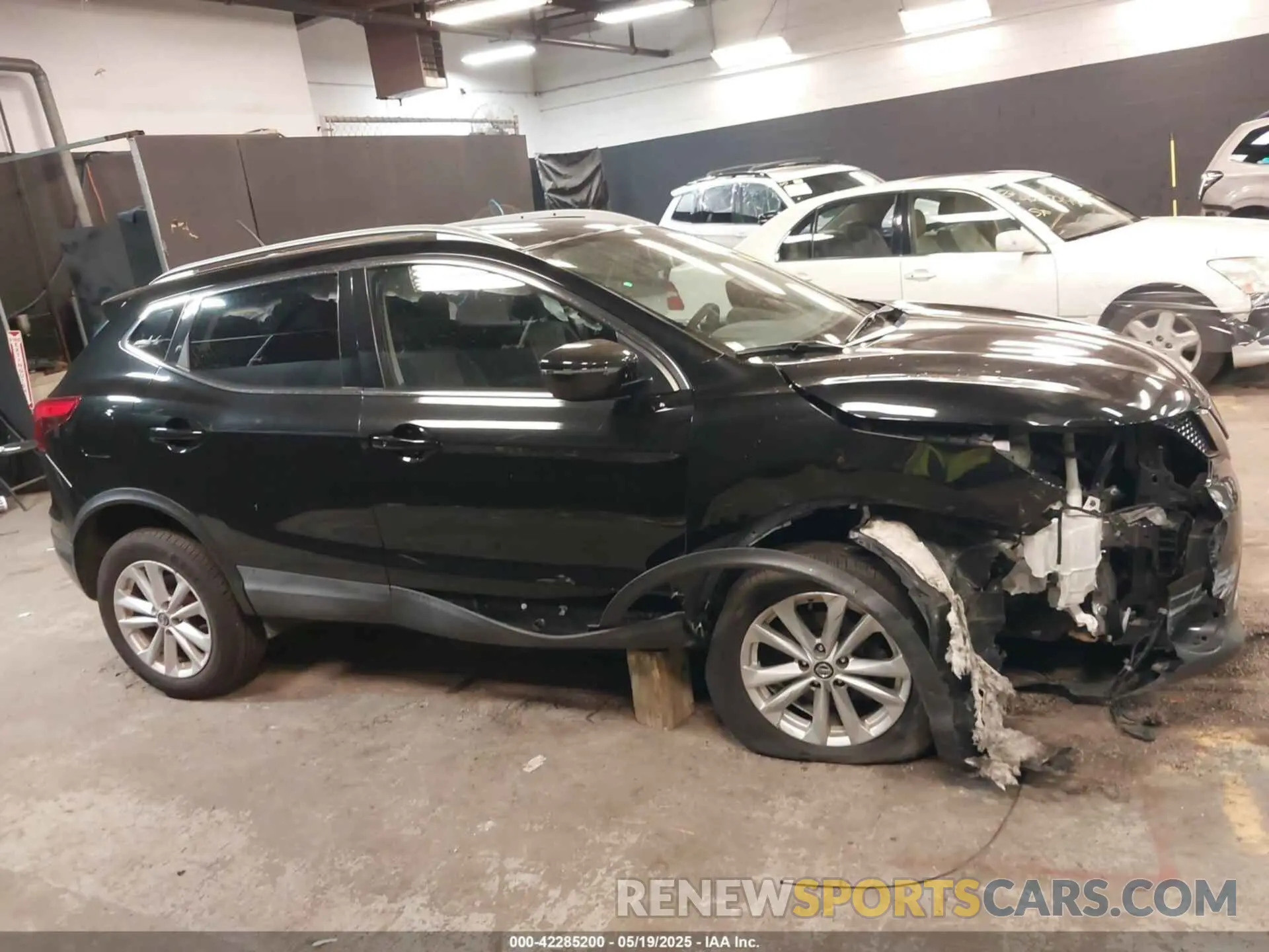 14 Photograph of a damaged car JN1BJ1CR7KW626394 NISSAN ROGUE SPORT 2019