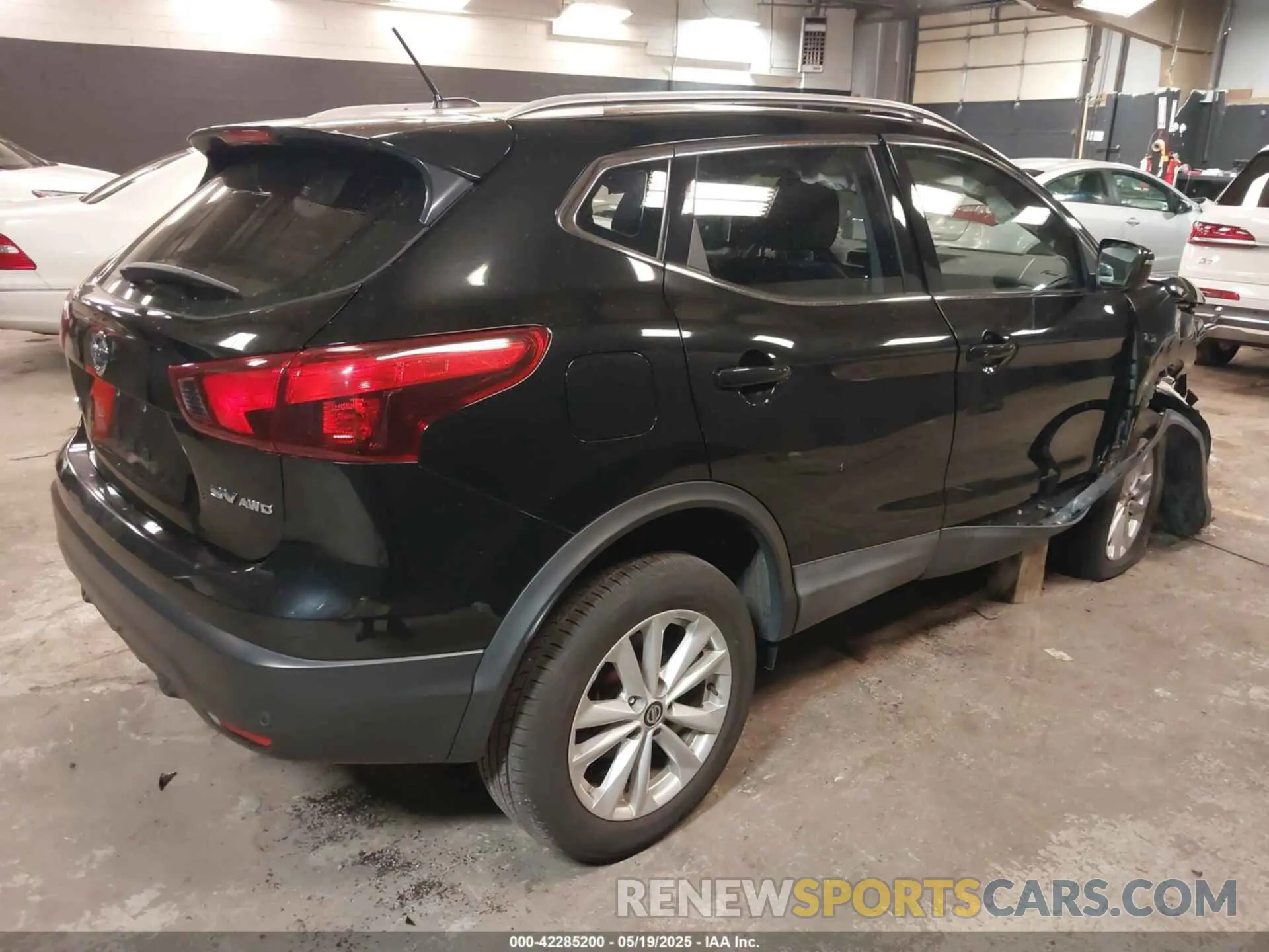 4 Photograph of a damaged car JN1BJ1CR7KW626394 NISSAN ROGUE SPORT 2019