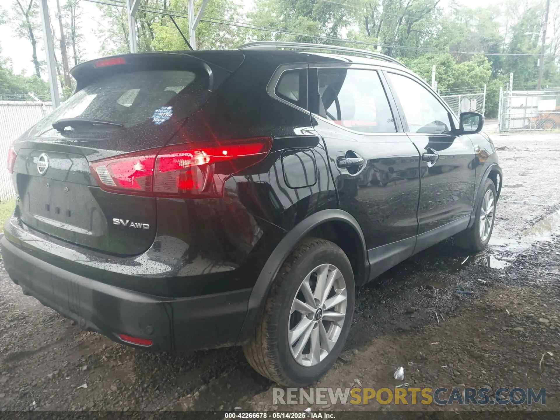 4 Photograph of a damaged car JN1BJ1CR7KW629814 NISSAN ROGUE SPORT 2019