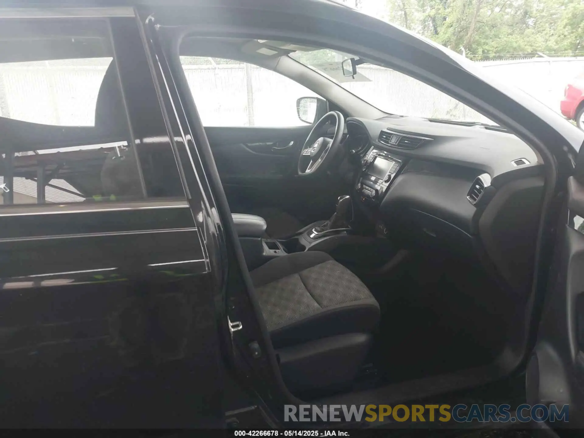 5 Photograph of a damaged car JN1BJ1CR7KW629814 NISSAN ROGUE SPORT 2019