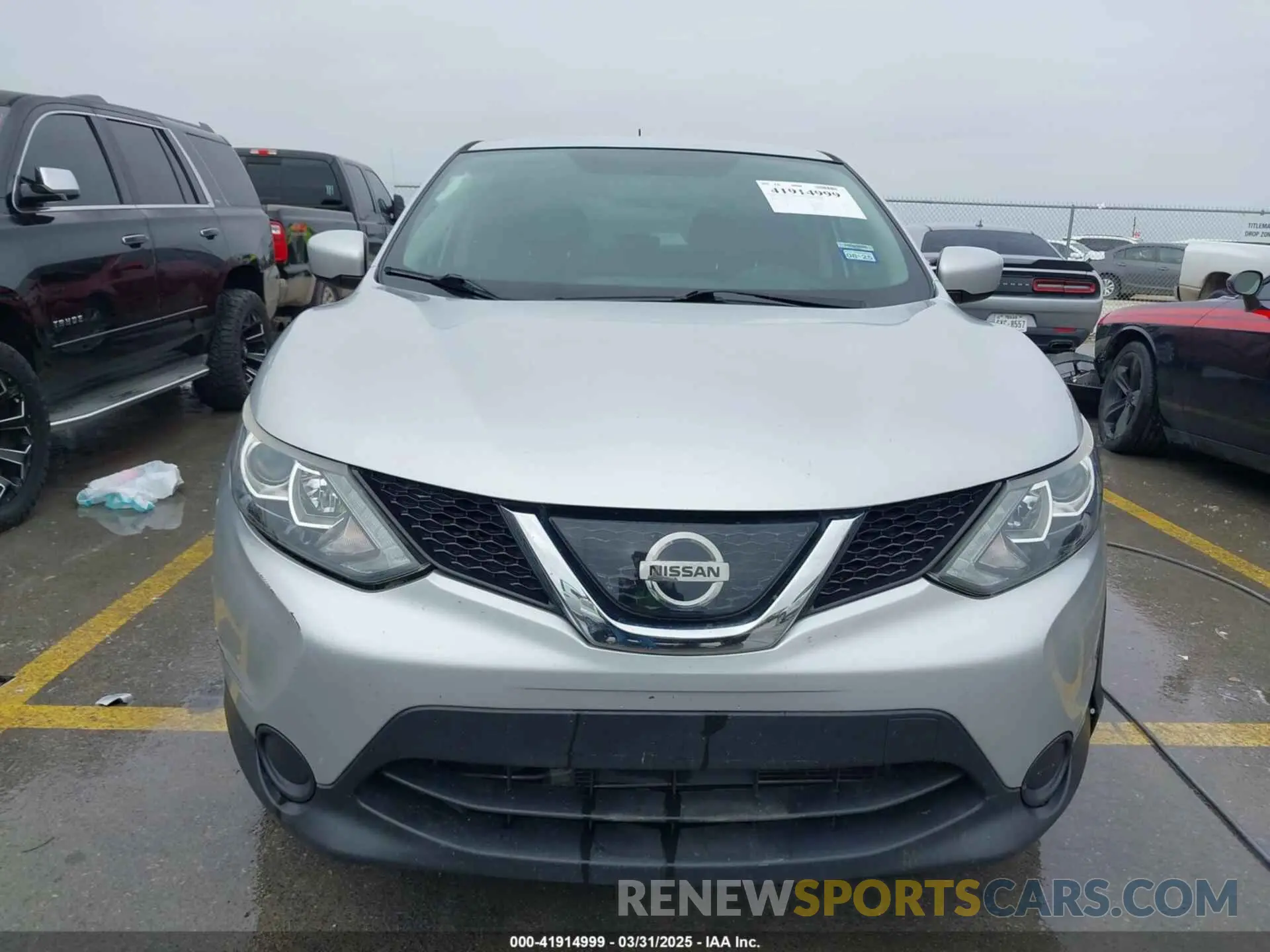 12 Photograph of a damaged car JN1BJ1CR8KW316867 NISSAN ROGUE SPORT 2019