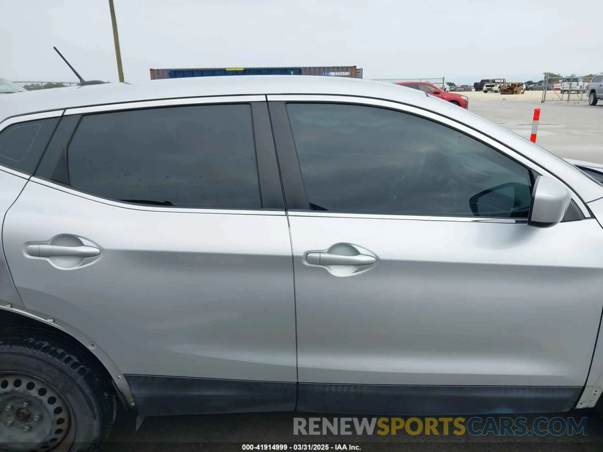 13 Photograph of a damaged car JN1BJ1CR8KW316867 NISSAN ROGUE SPORT 2019