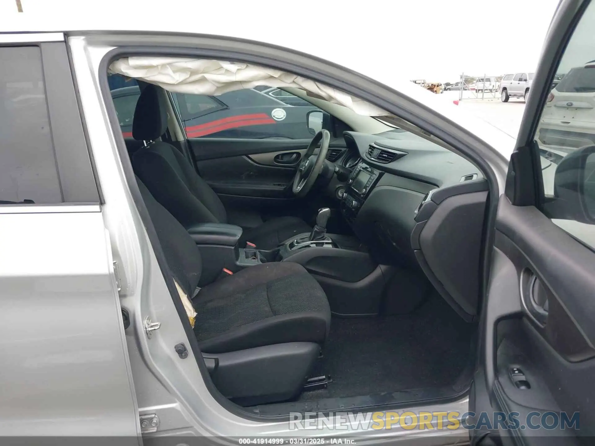 5 Photograph of a damaged car JN1BJ1CR8KW316867 NISSAN ROGUE SPORT 2019