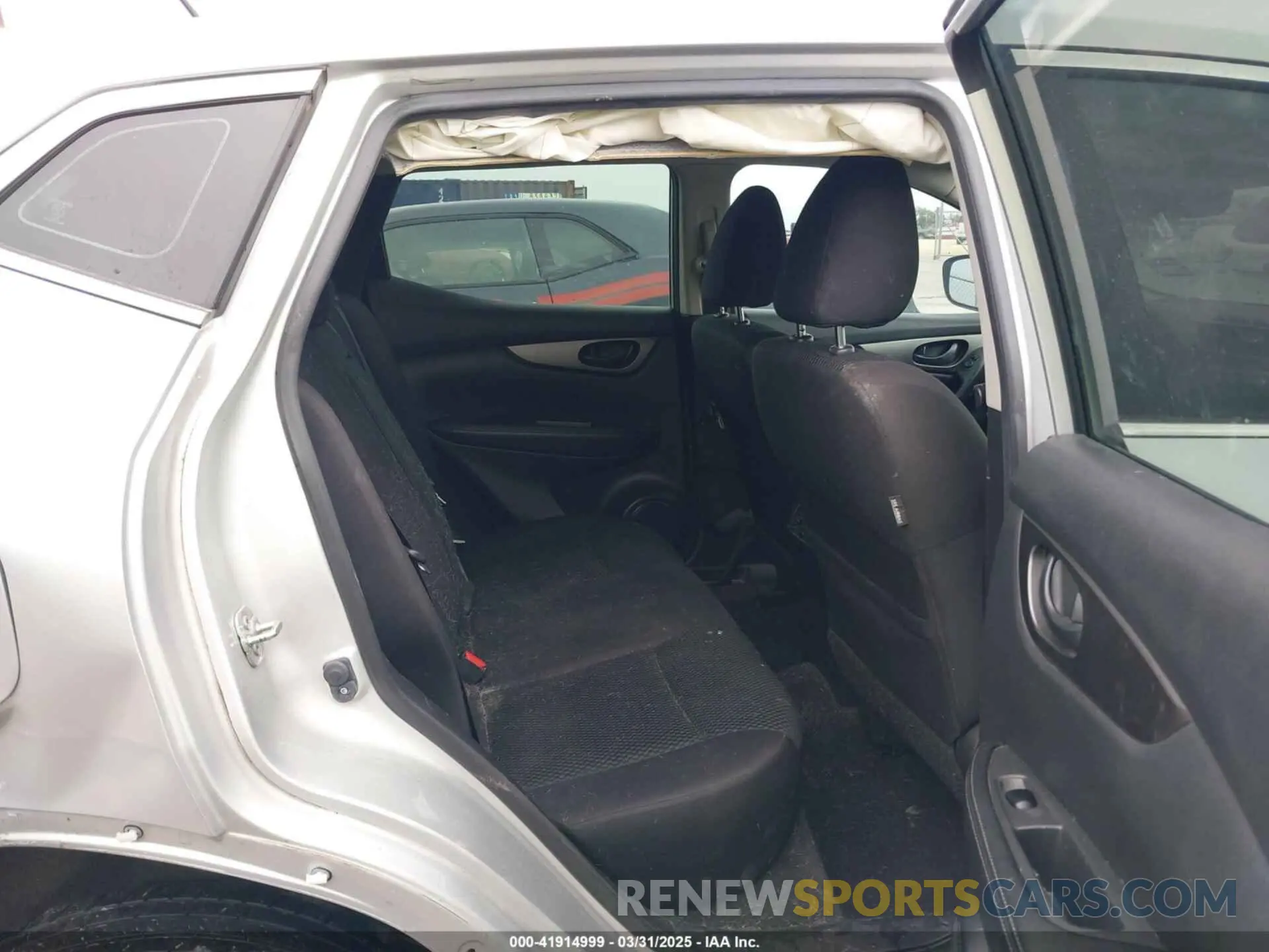 8 Photograph of a damaged car JN1BJ1CR8KW316867 NISSAN ROGUE SPORT 2019