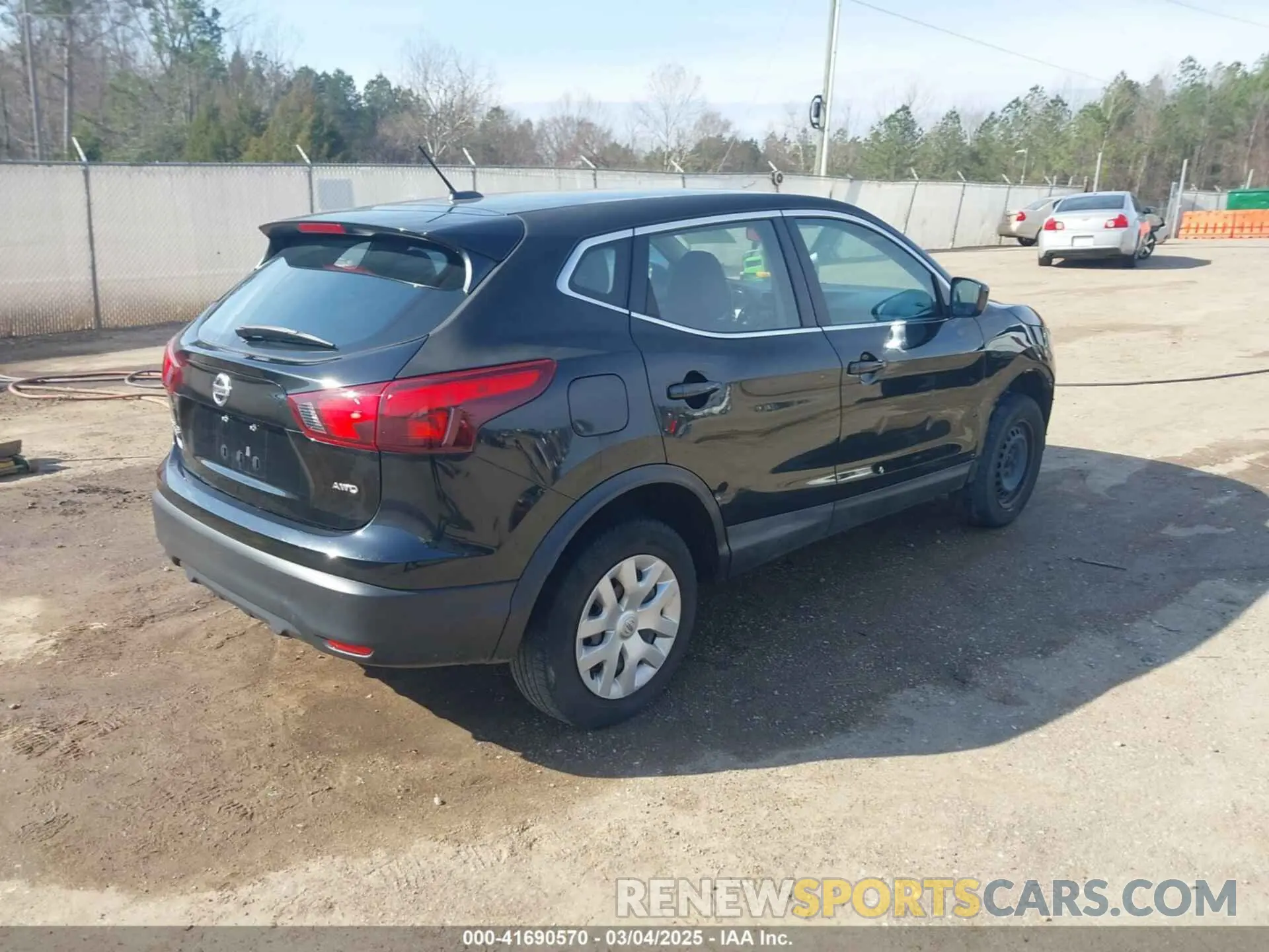 4 Photograph of a damaged car JN1BJ1CR8KW333880 NISSAN ROGUE SPORT 2019