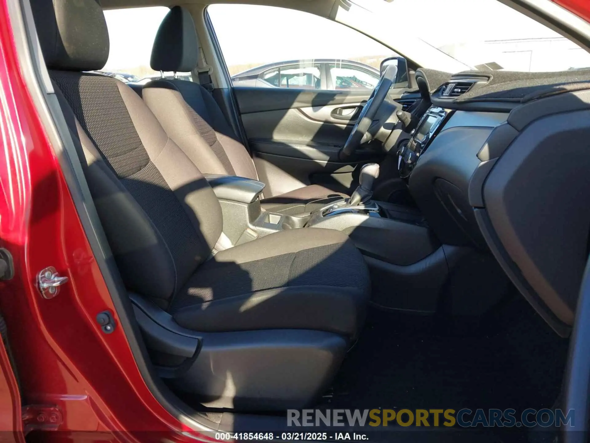 5 Photograph of a damaged car JN1BJ1CR9KW320099 NISSAN ROGUE SPORT 2019