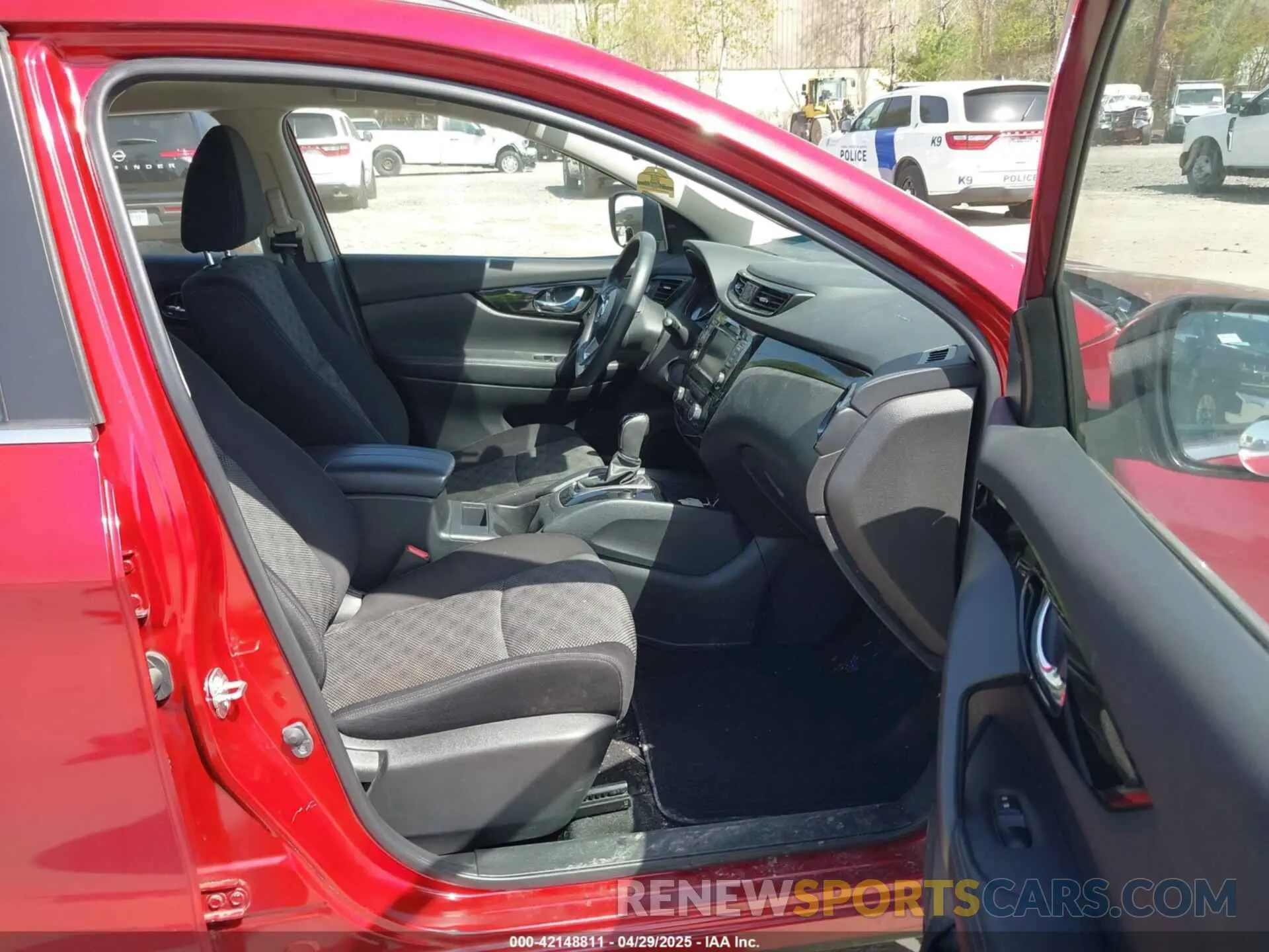 5 Photograph of a damaged car JN1BJ1CR9KW326856 NISSAN ROGUE SPORT 2019