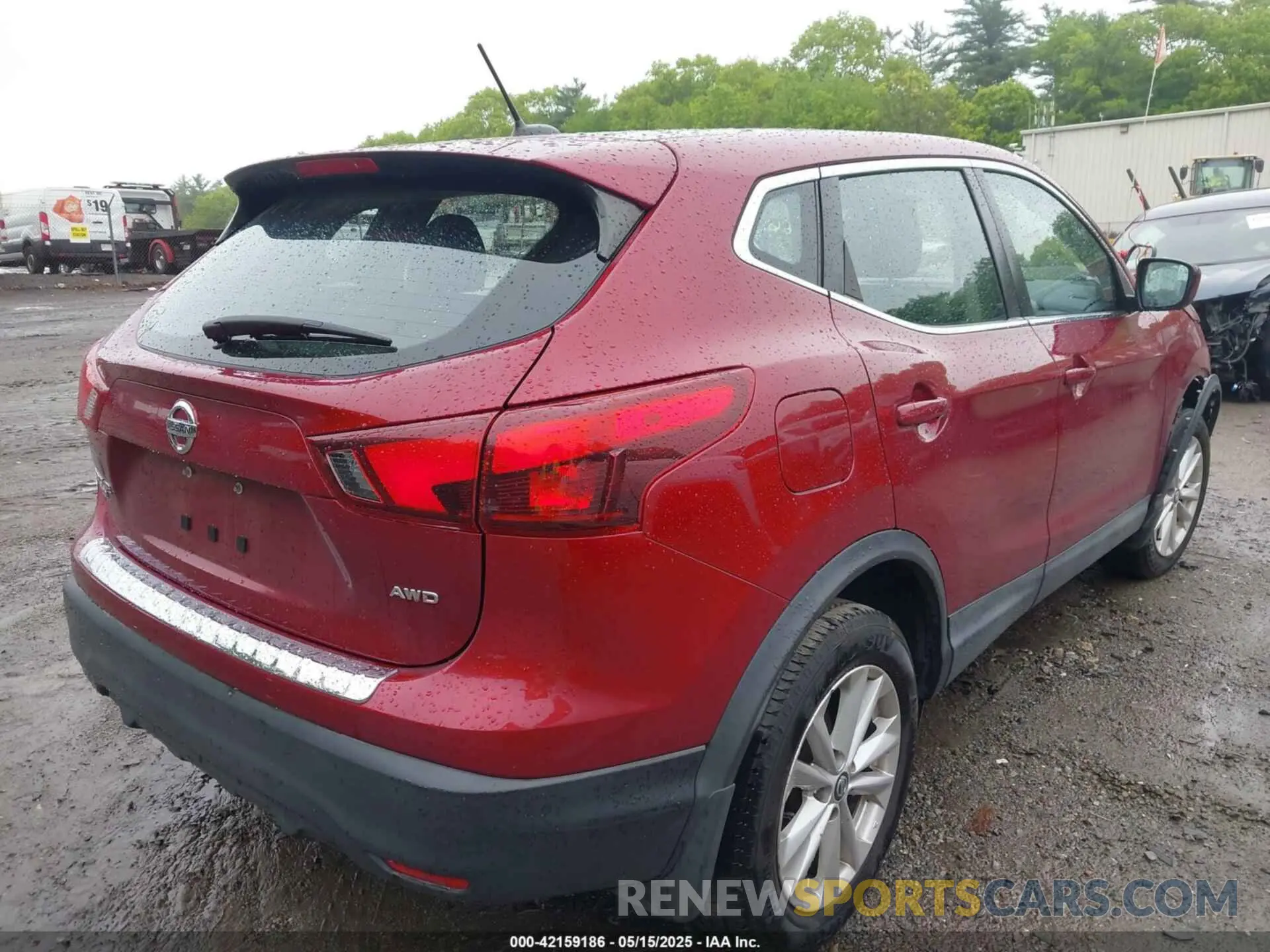 4 Photograph of a damaged car JN1BJ1CR9KW330521 NISSAN ROGUE SPORT 2019