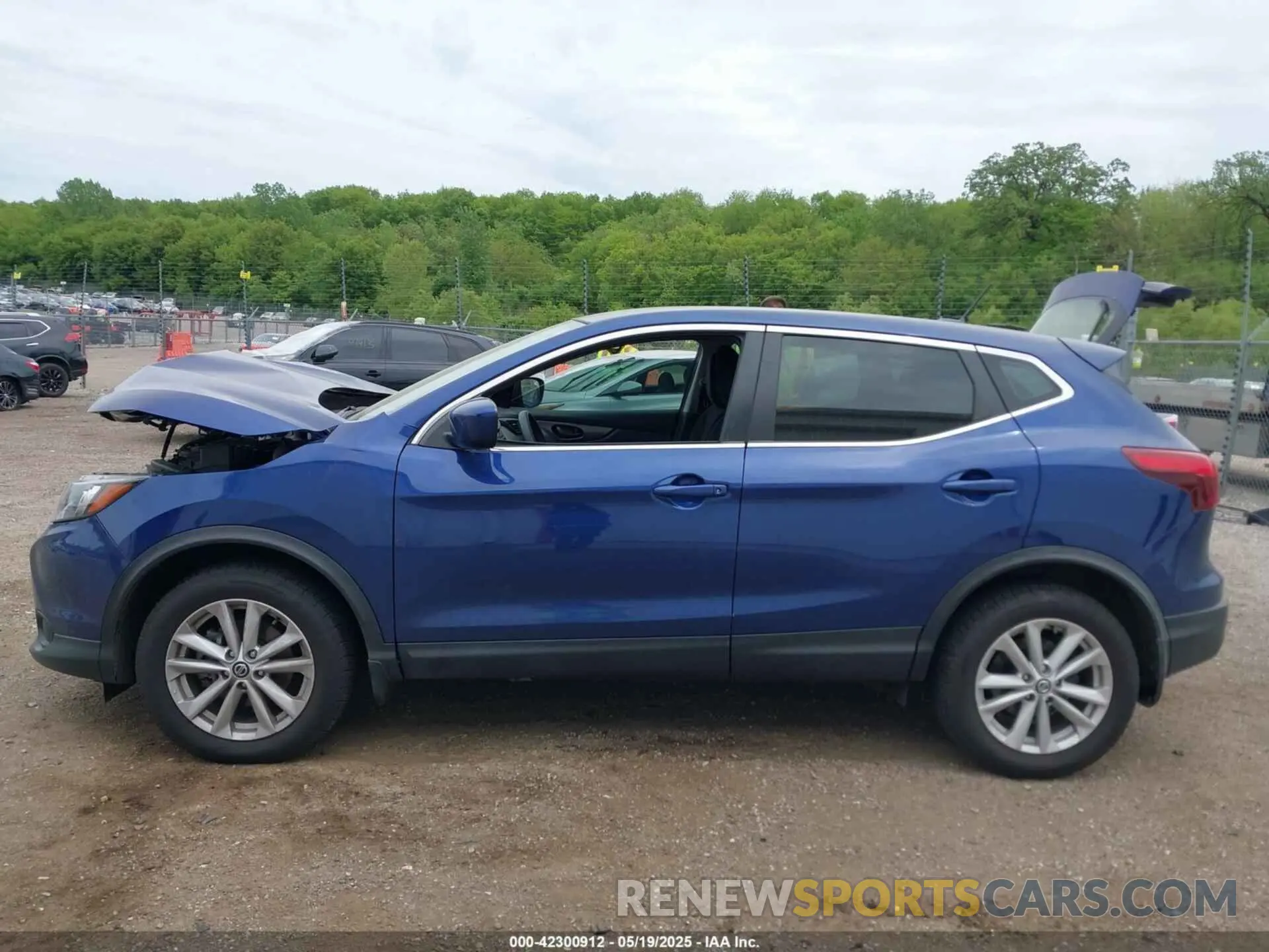 13 Photograph of a damaged car JN1BJ1CR9KW350946 NISSAN ROGUE SPORT 2019