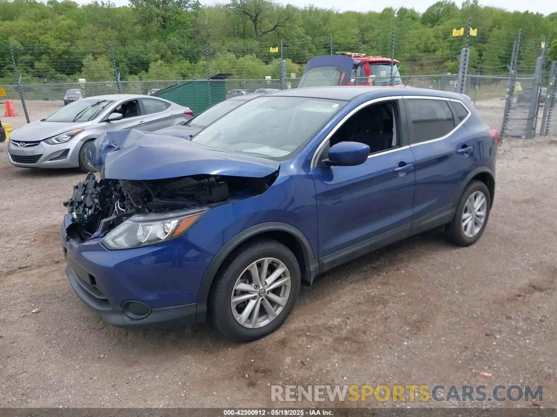 2 Photograph of a damaged car JN1BJ1CR9KW350946 NISSAN ROGUE SPORT 2019