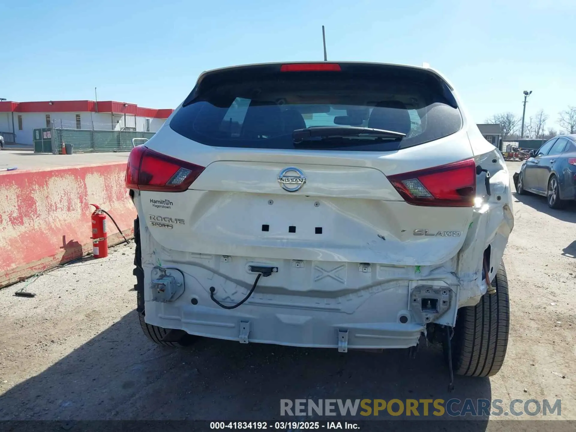 17 Photograph of a damaged car JN1BJ1CR9KW631192 NISSAN ROGUE SPORT 2019