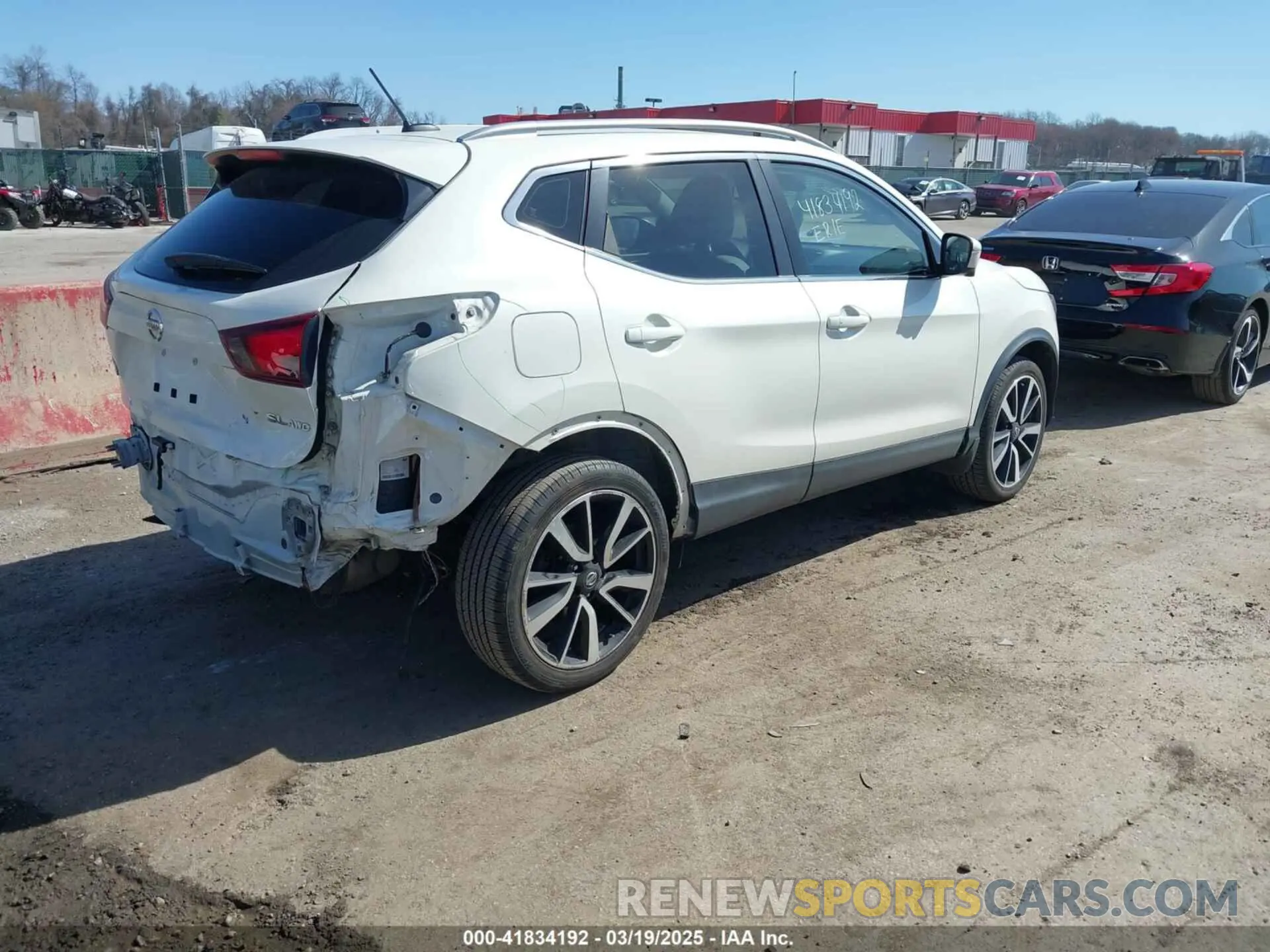 4 Photograph of a damaged car JN1BJ1CR9KW631192 NISSAN ROGUE SPORT 2019