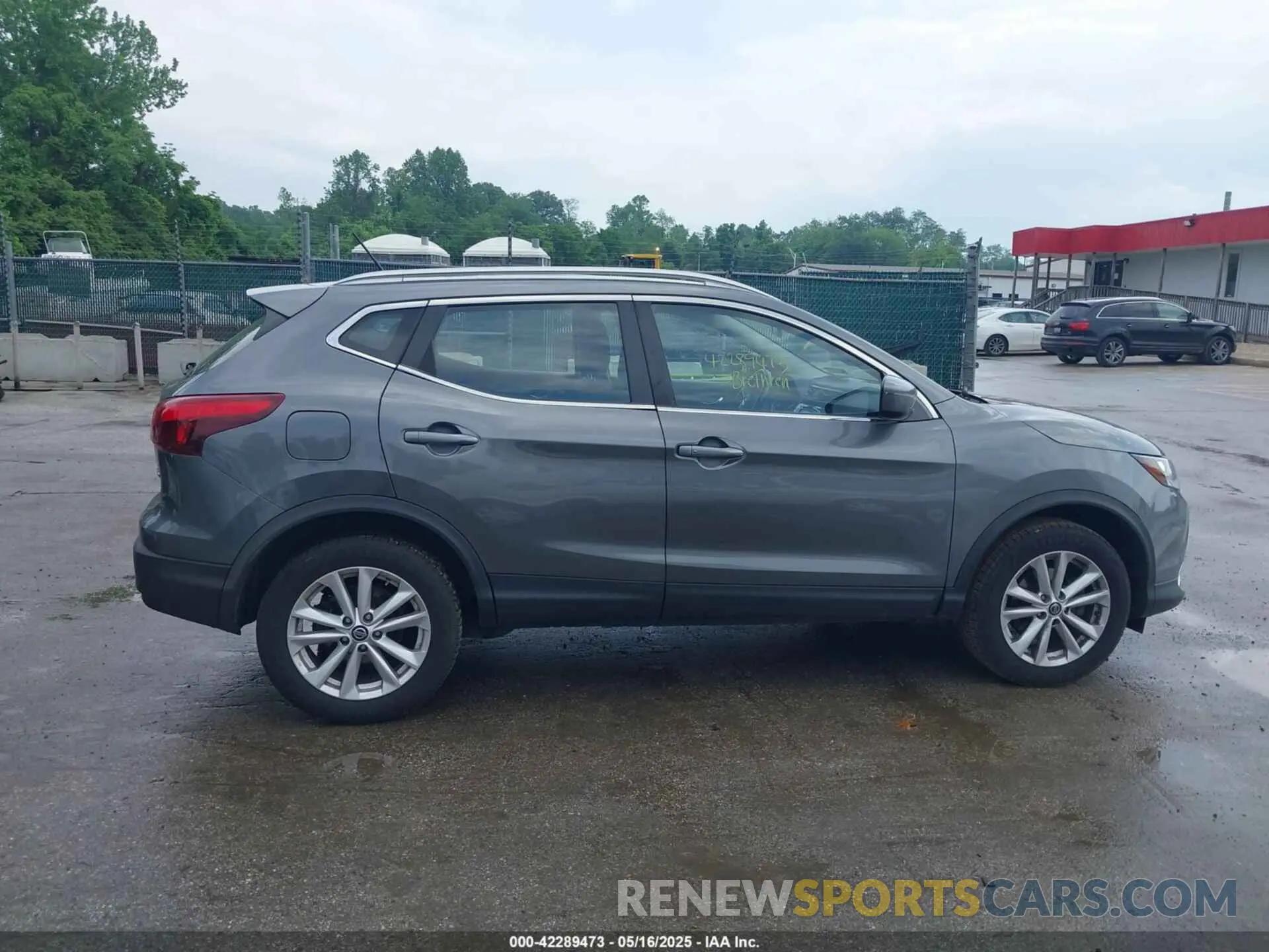 13 Photograph of a damaged car JN1BJ1CRXKW311797 NISSAN ROGUE SPORT 2019