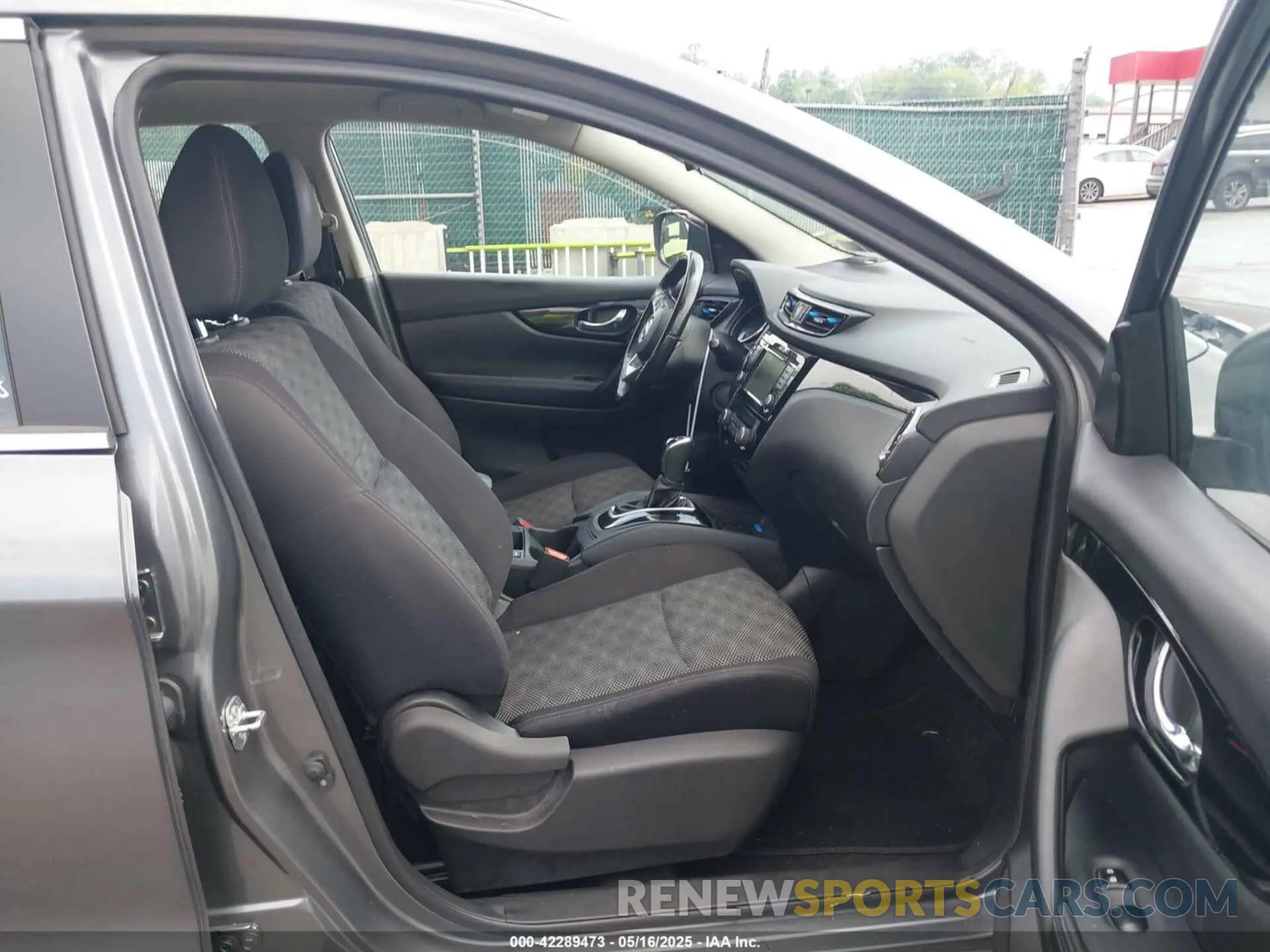 5 Photograph of a damaged car JN1BJ1CRXKW311797 NISSAN ROGUE SPORT 2019